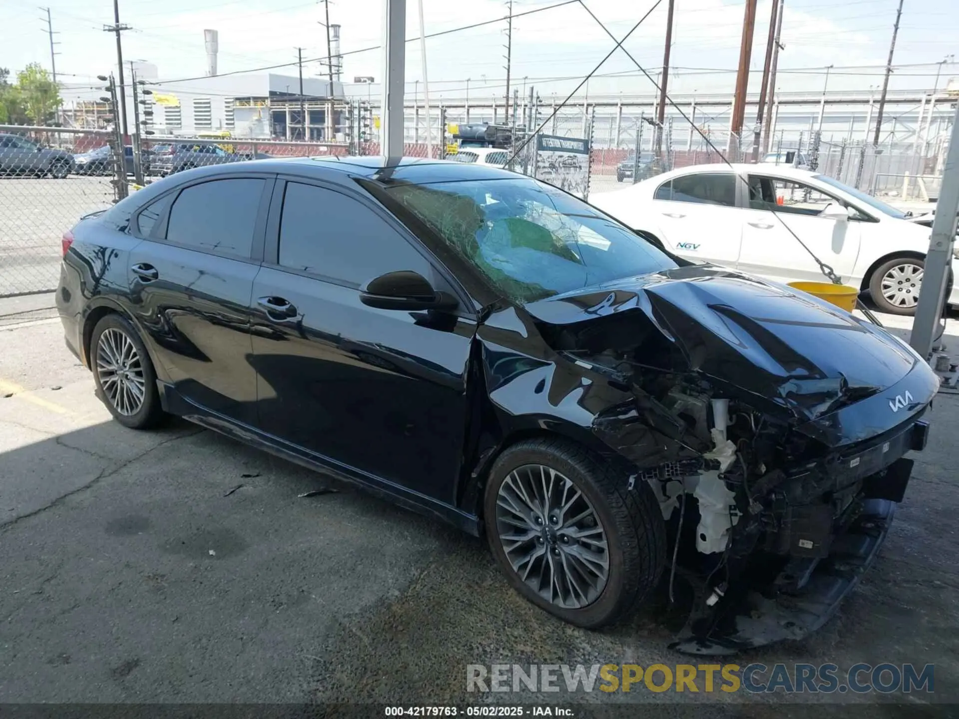 1 Photograph of a damaged car 3KPF54AD5NE442789 KIA FORTE 2022