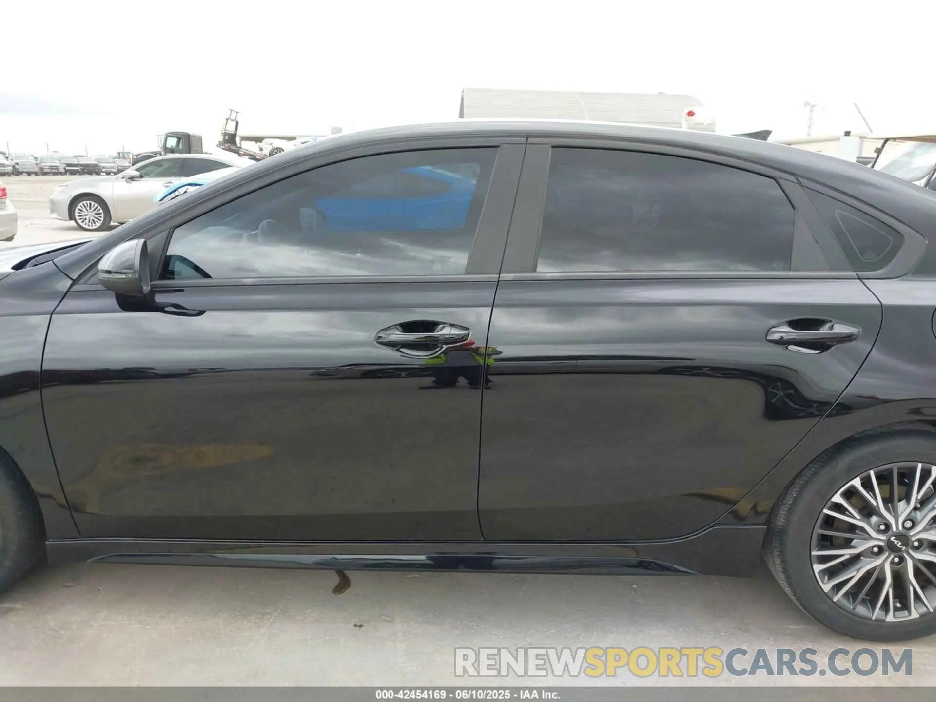 14 Photograph of a damaged car 3KPF54AD6NE444230 KIA FORTE 2022