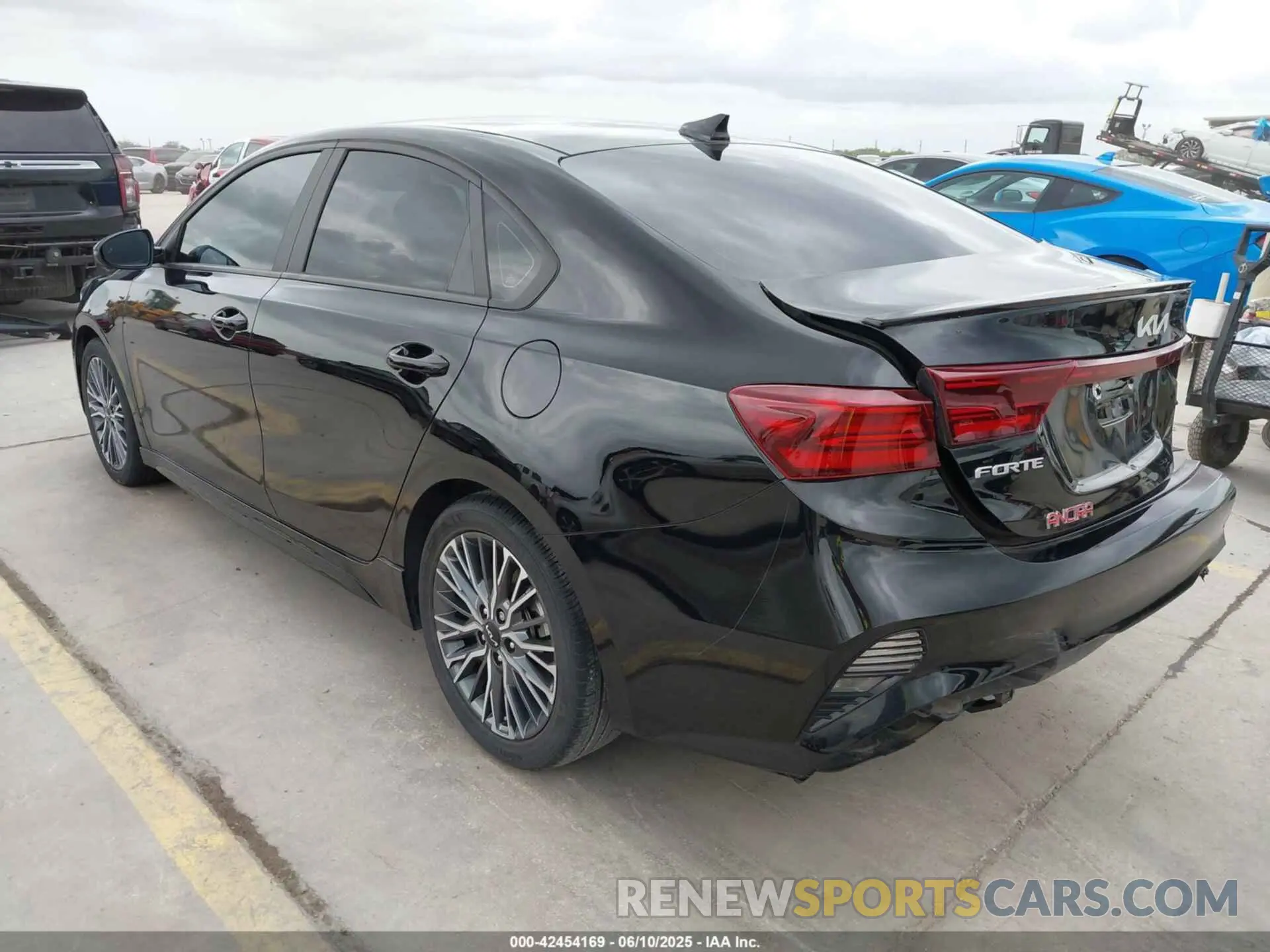 3 Photograph of a damaged car 3KPF54AD6NE444230 KIA FORTE 2022