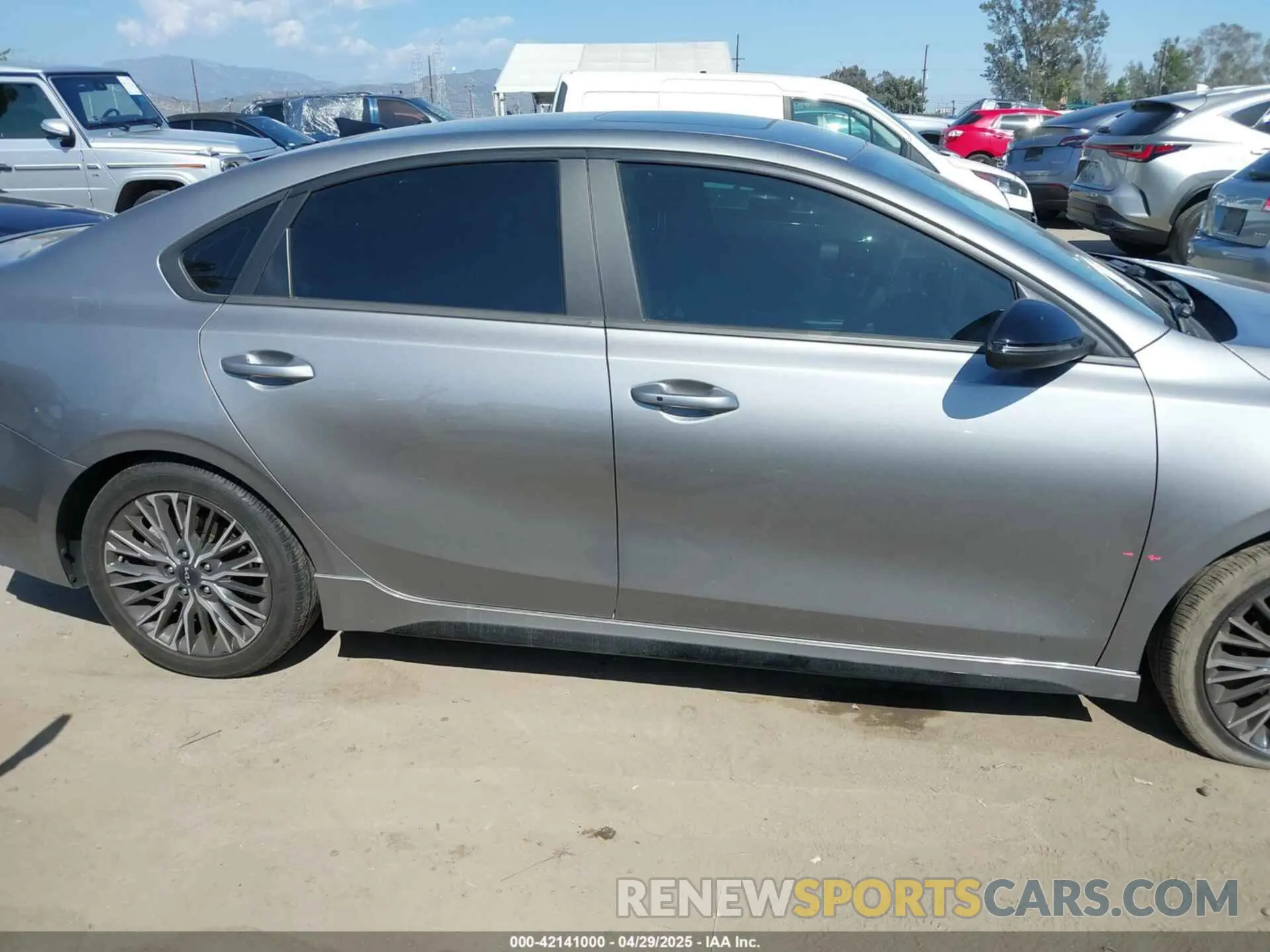 13 Photograph of a damaged car 3KPF54AD7NE439859 KIA FORTE 2022