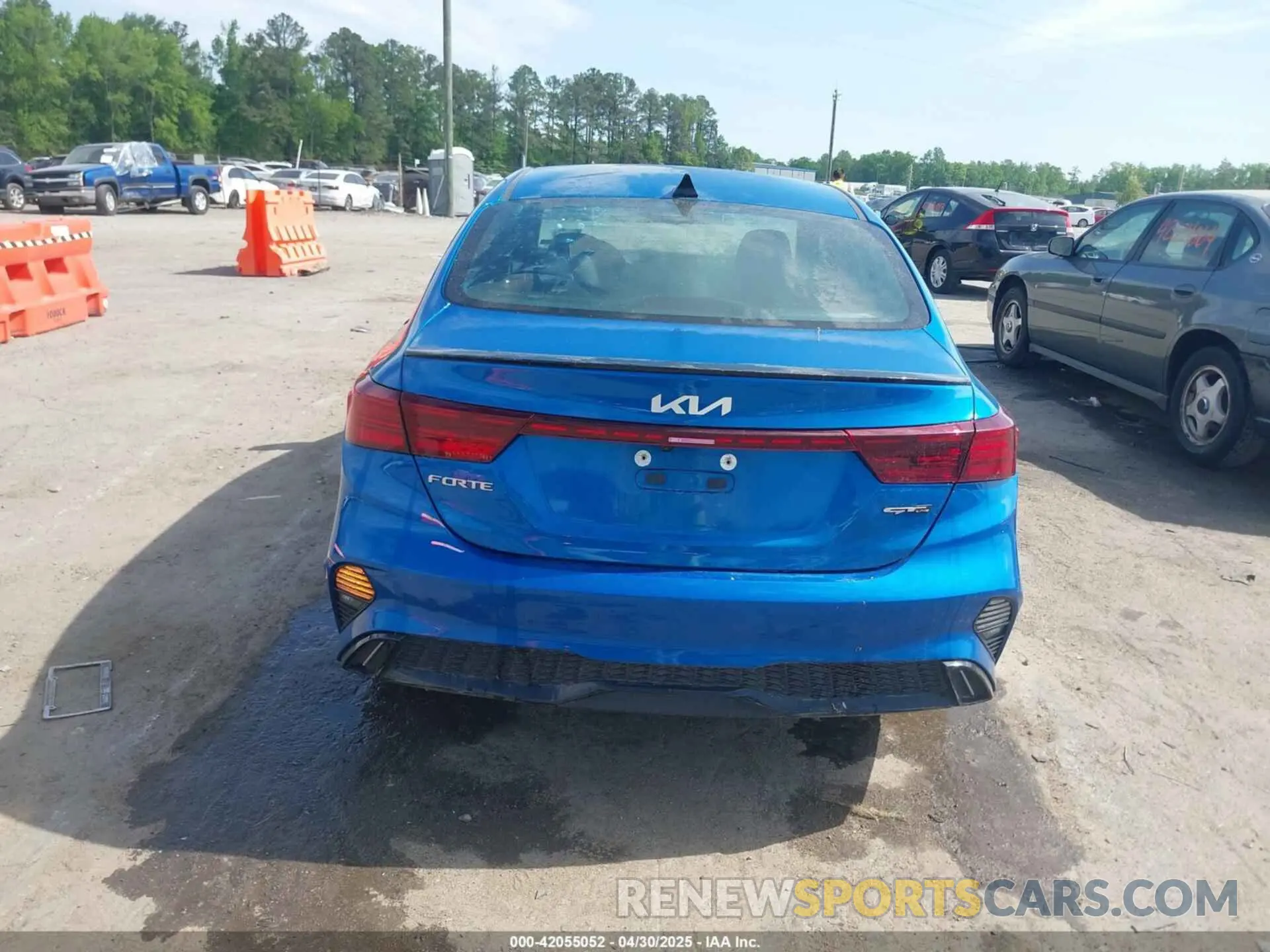 17 Photograph of a damaged car 3KPF54AD7NE442356 KIA FORTE 2022