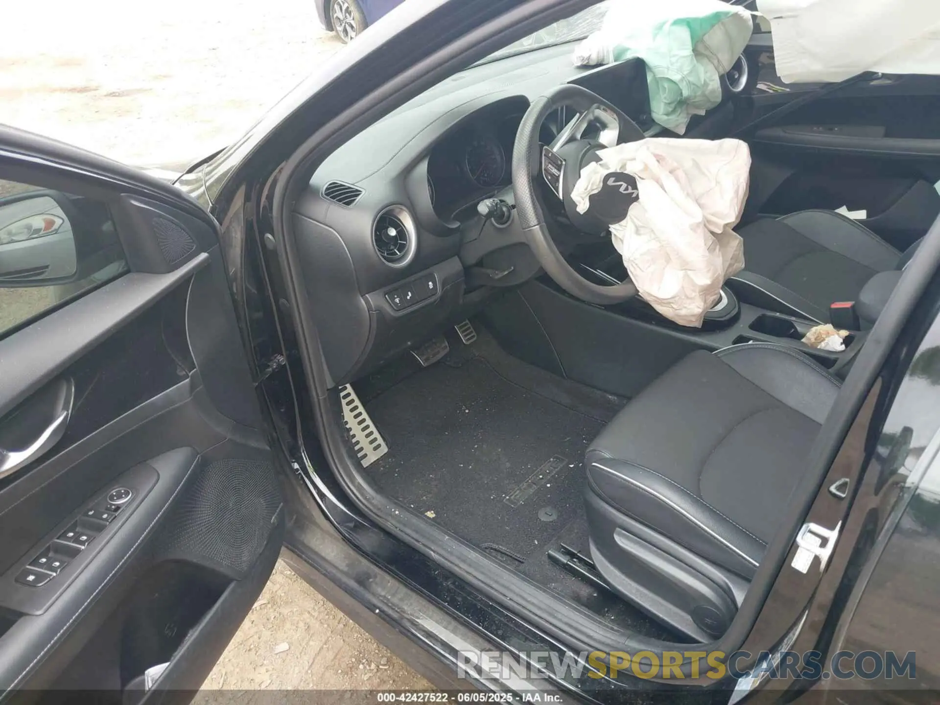 5 Photograph of a damaged car 3KPF54AD7NE494862 KIA FORTE 2022