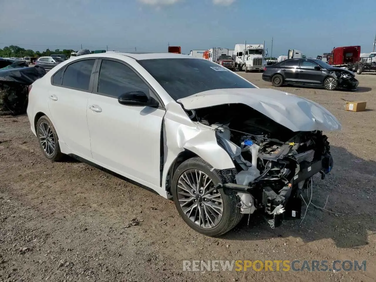 4 Photograph of a damaged car 3KPF54AD7NE495963 KIA FORTE 2022