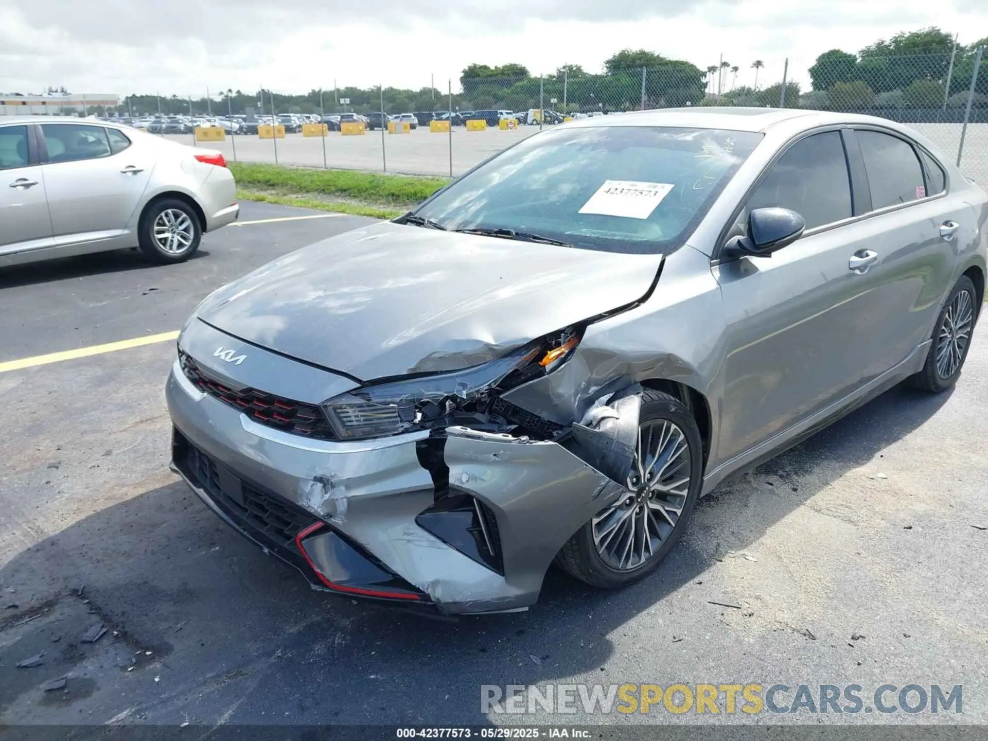 6 Photograph of a damaged car 3KPF54AD8NE487693 KIA FORTE 2022