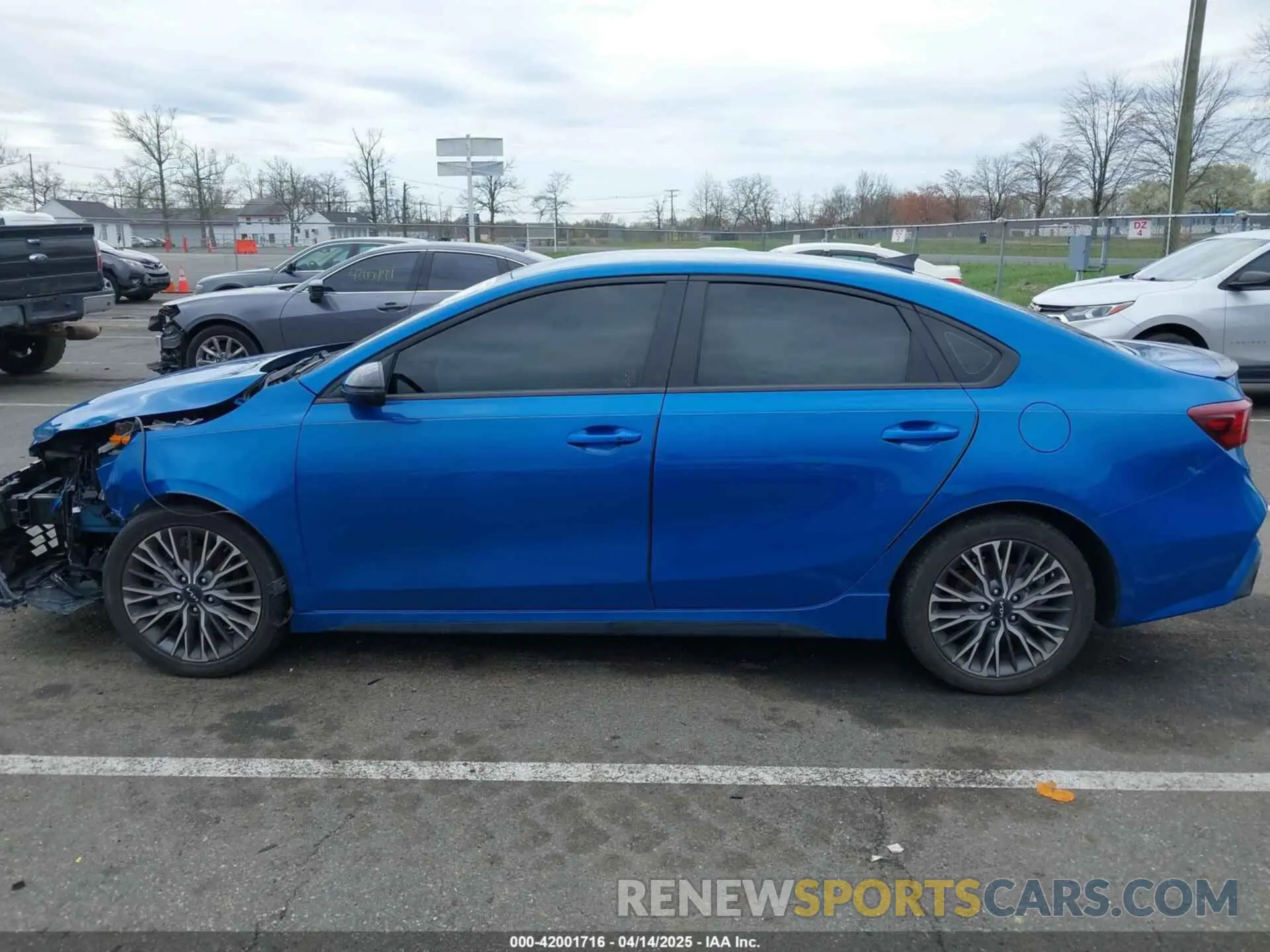 14 Photograph of a damaged car 3KPF54AD8NE505593 KIA FORTE 2022