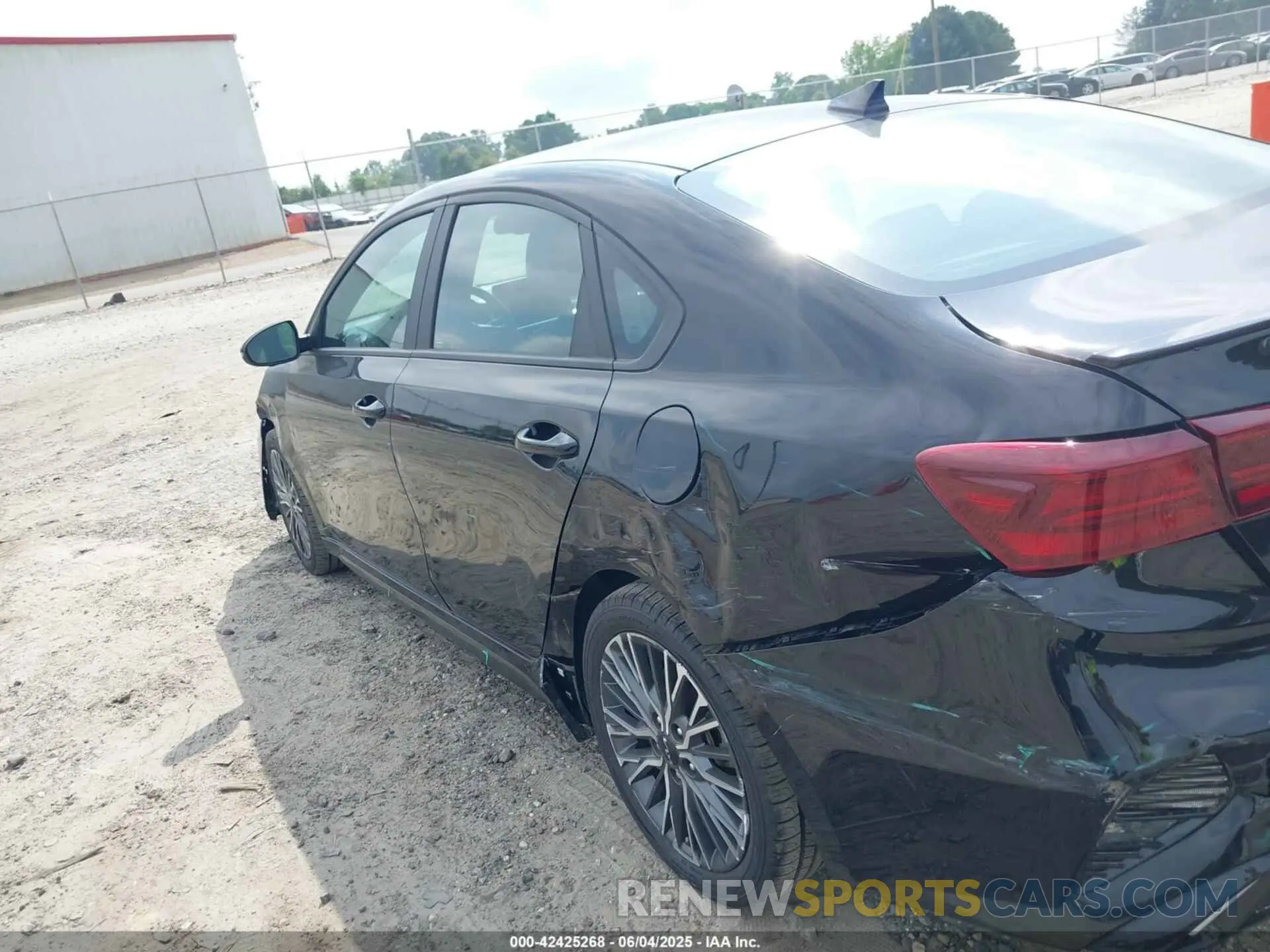 17 Photograph of a damaged car 3KPF54AD9NE458980 KIA FORTE 2022