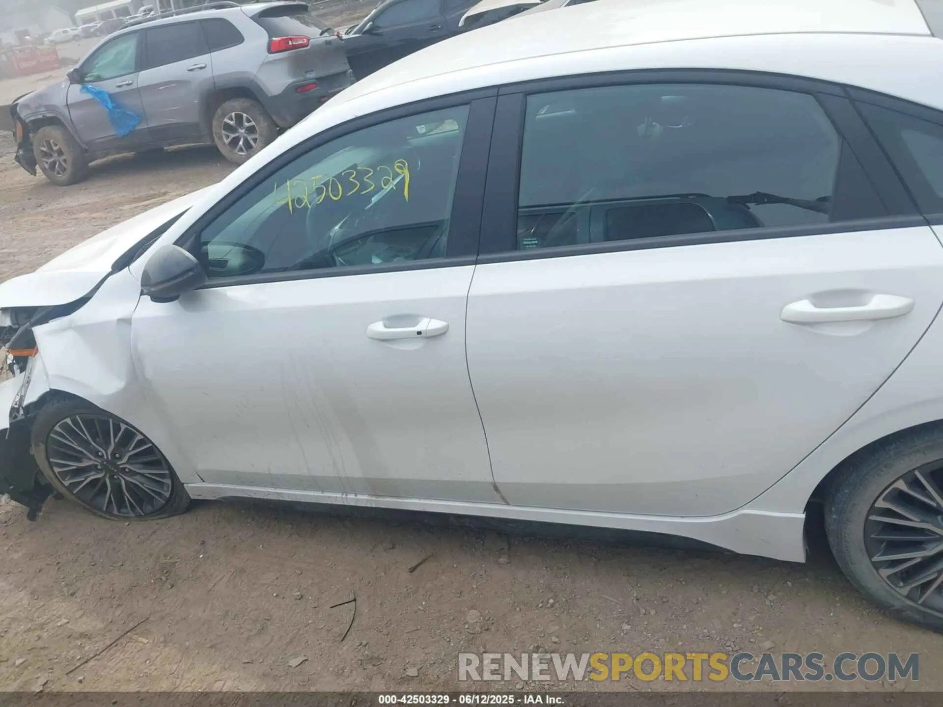 15 Photograph of a damaged car 3KPF54ADXNE430427 KIA FORTE 2022