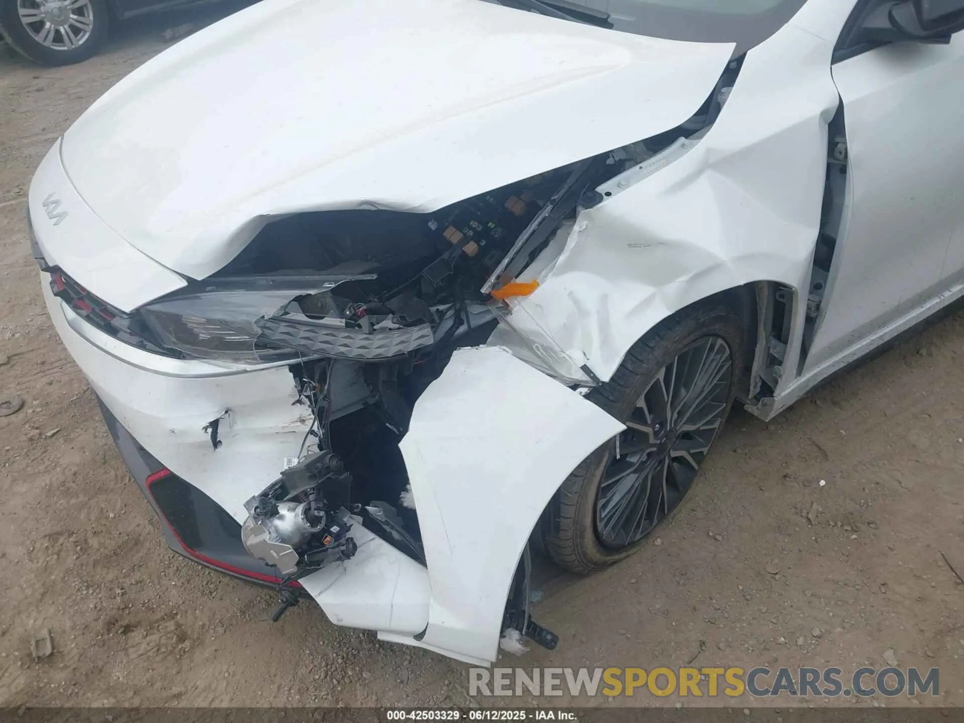 6 Photograph of a damaged car 3KPF54ADXNE430427 KIA FORTE 2022