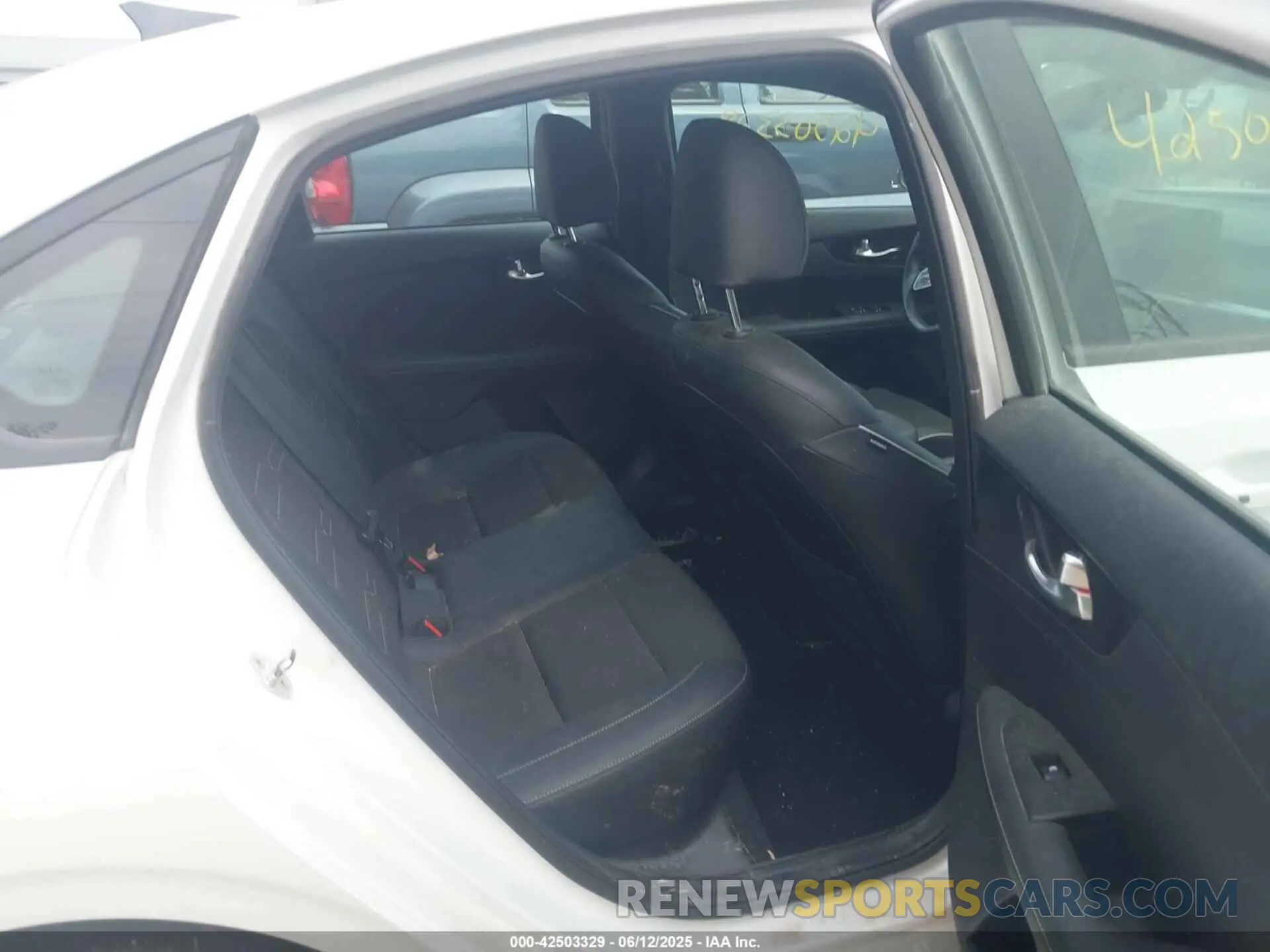8 Photograph of a damaged car 3KPF54ADXNE430427 KIA FORTE 2022