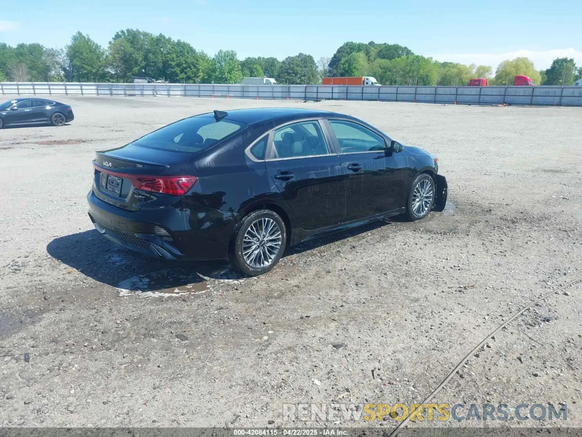 4 Photograph of a damaged car 3KPF54ADXNE448913 KIA FORTE 2022
