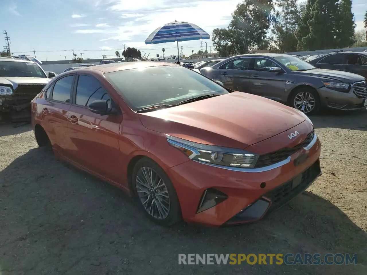 4 Photograph of a damaged car 3KPF54ADXNE498193 KIA FORTE 2022