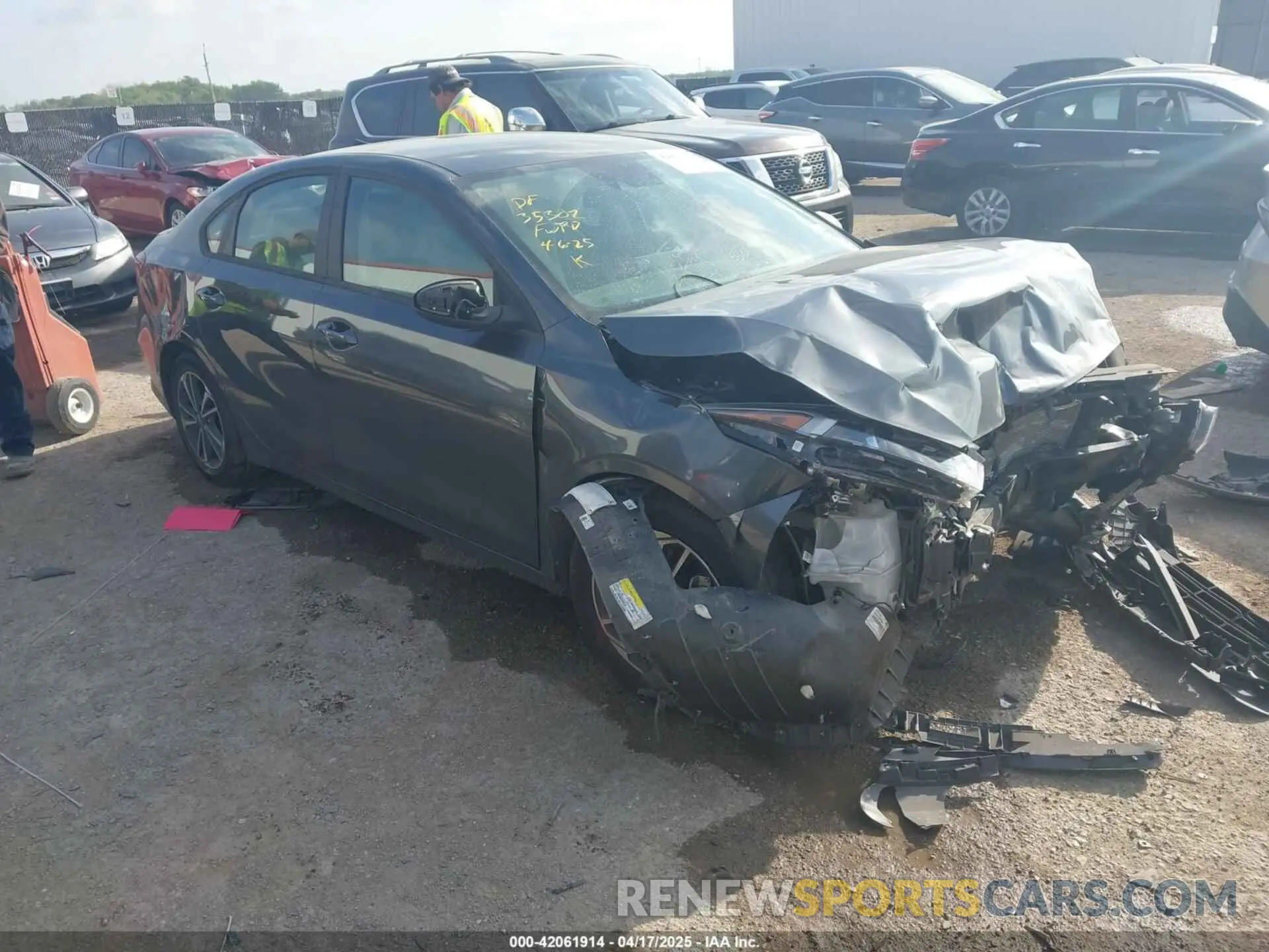 1 Photograph of a damaged car 3KPF24AD0PE508306 KIA FORTE 2023