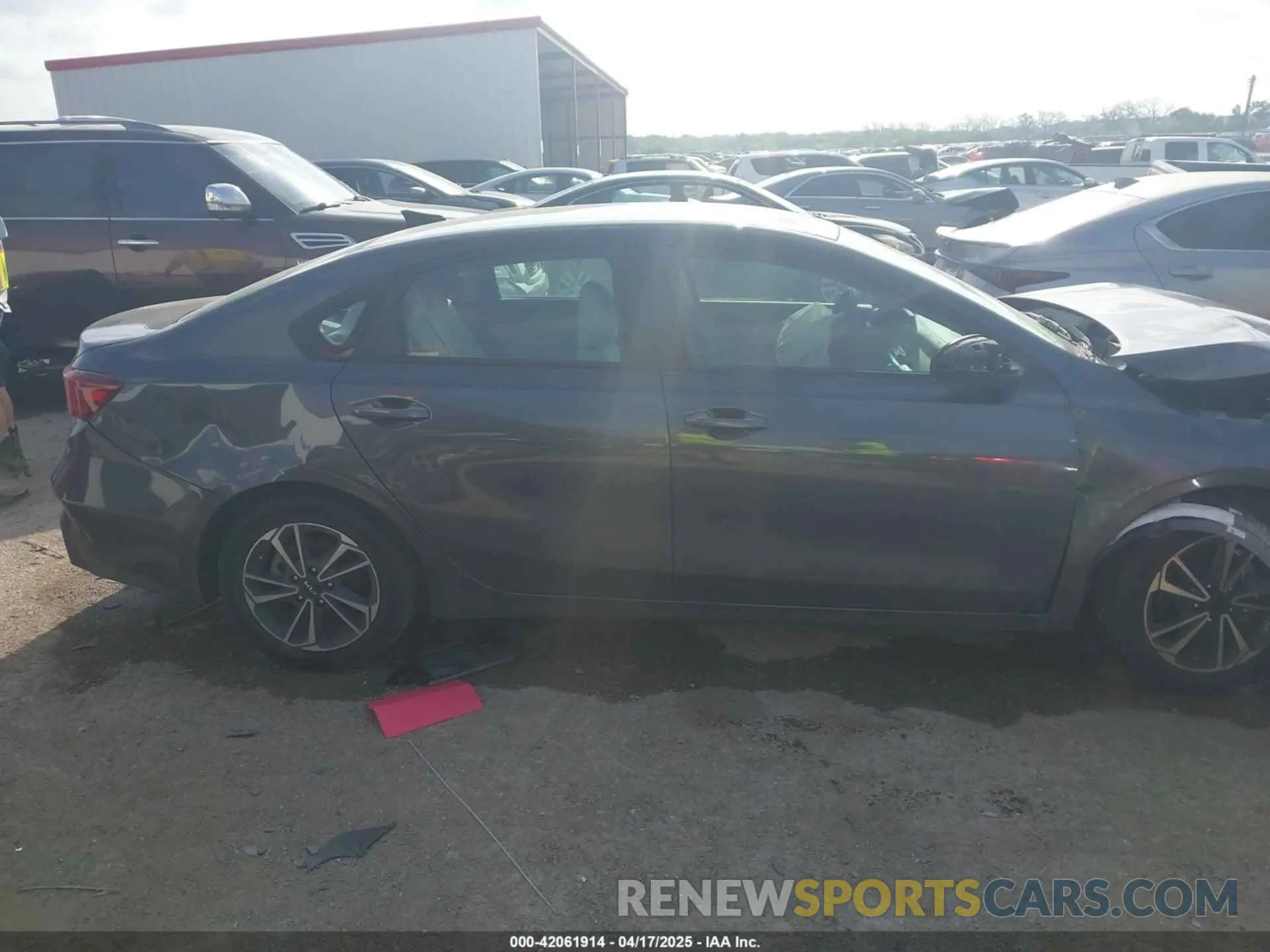 14 Photograph of a damaged car 3KPF24AD0PE508306 KIA FORTE 2023