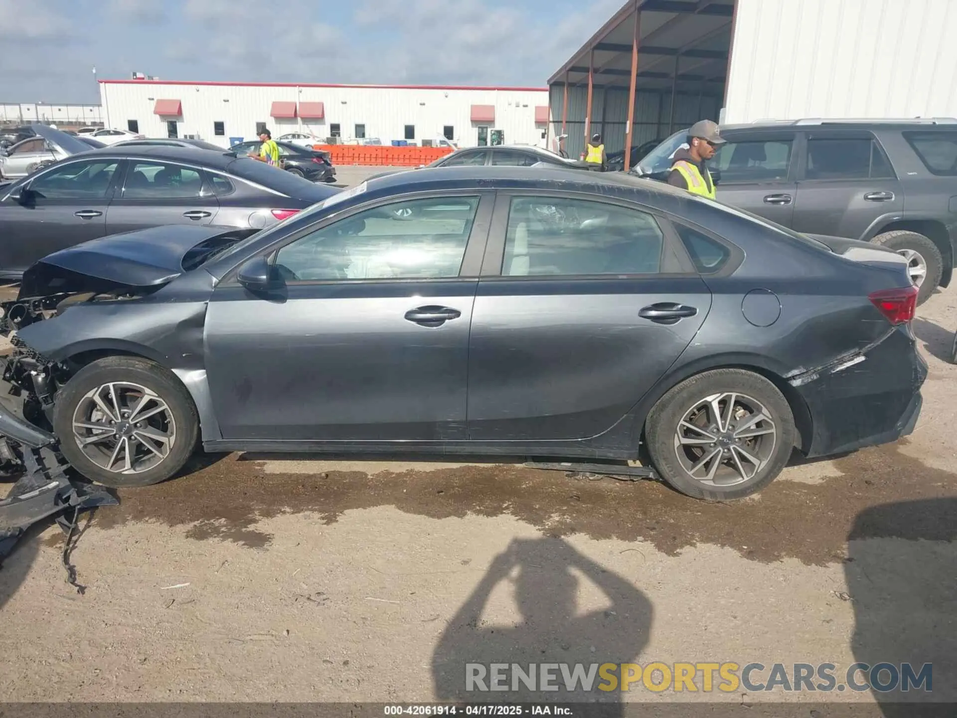 15 Photograph of a damaged car 3KPF24AD0PE508306 KIA FORTE 2023