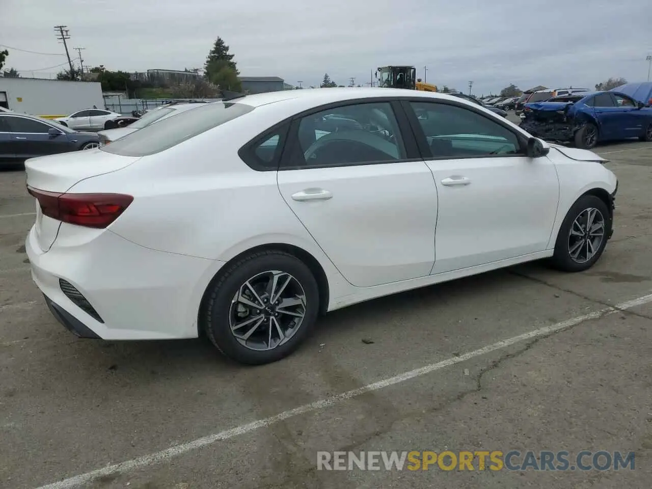 3 Photograph of a damaged car 3KPF24AD0PE548546 KIA FORTE 2023