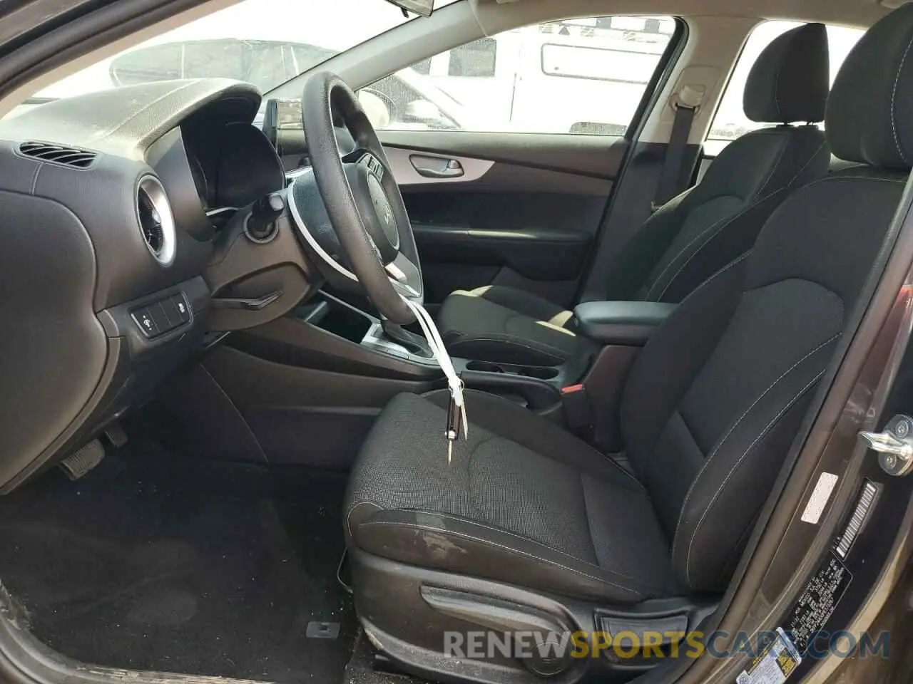 7 Photograph of a damaged car 3KPF24AD0PE573267 KIA FORTE 2023