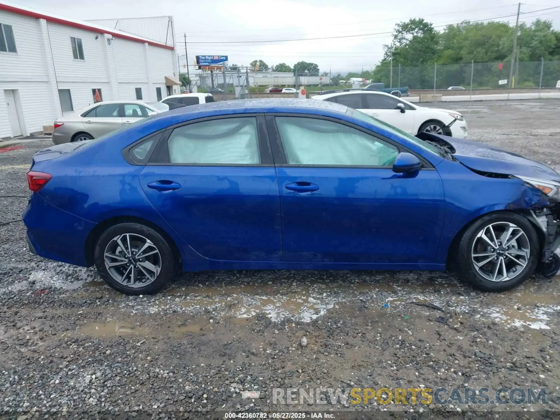 14 Photograph of a damaged car 3KPF24AD0PE580493 KIA FORTE 2023