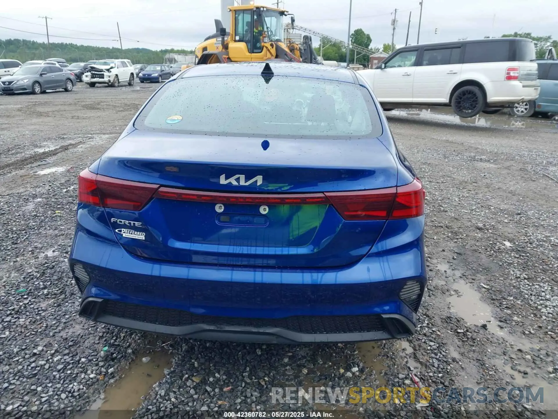 17 Photograph of a damaged car 3KPF24AD0PE580493 KIA FORTE 2023