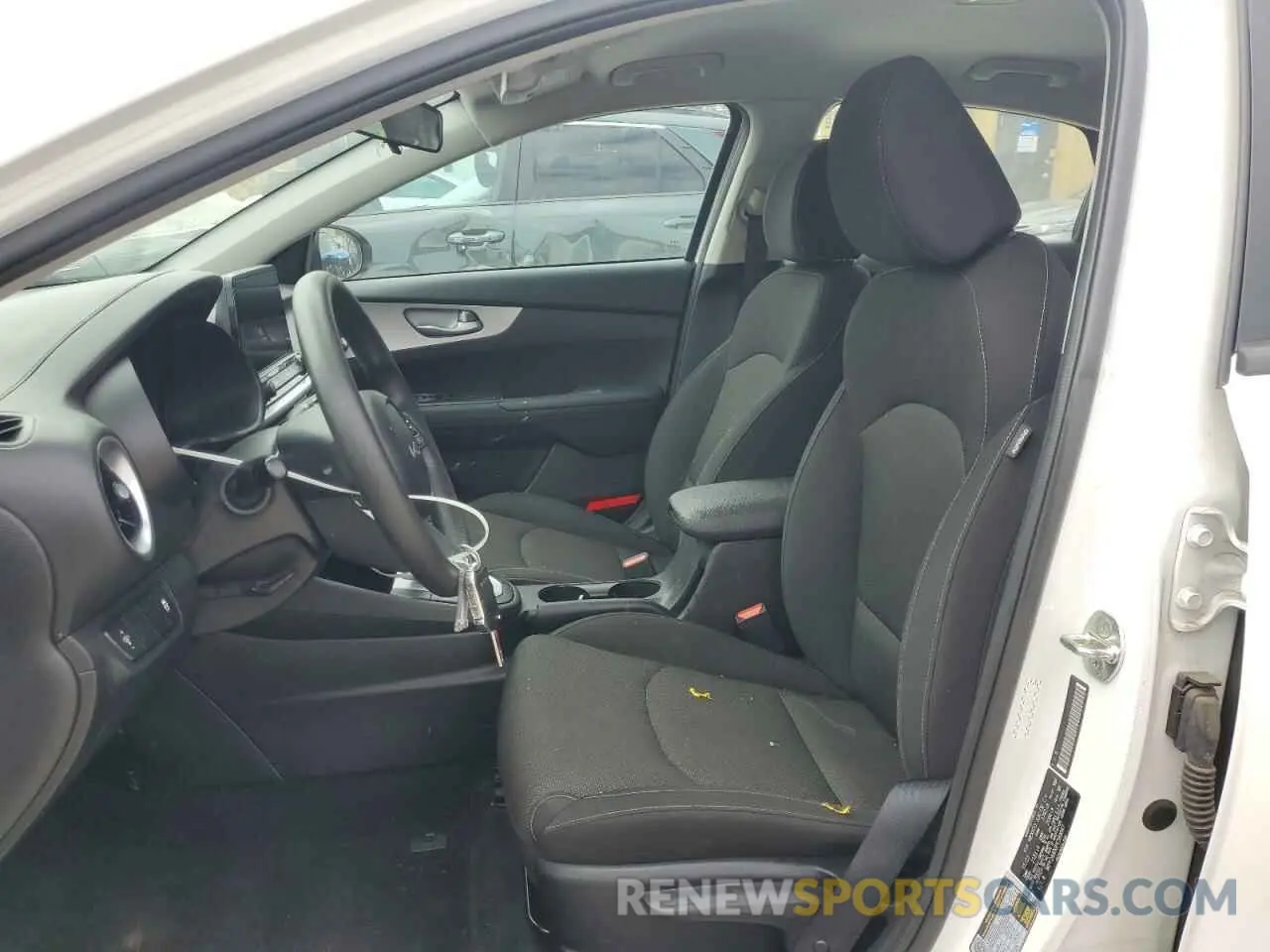 7 Photograph of a damaged car 3KPF24AD0PE589047 KIA FORTE 2023