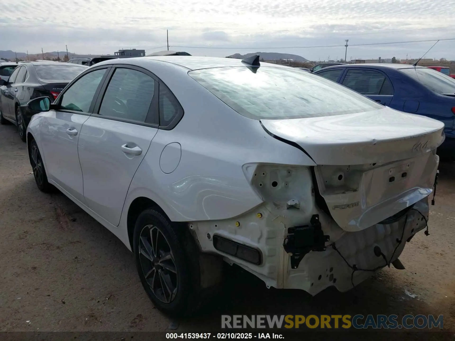 6 Photograph of a damaged car 3KPF24AD0PE600547 KIA FORTE 2023