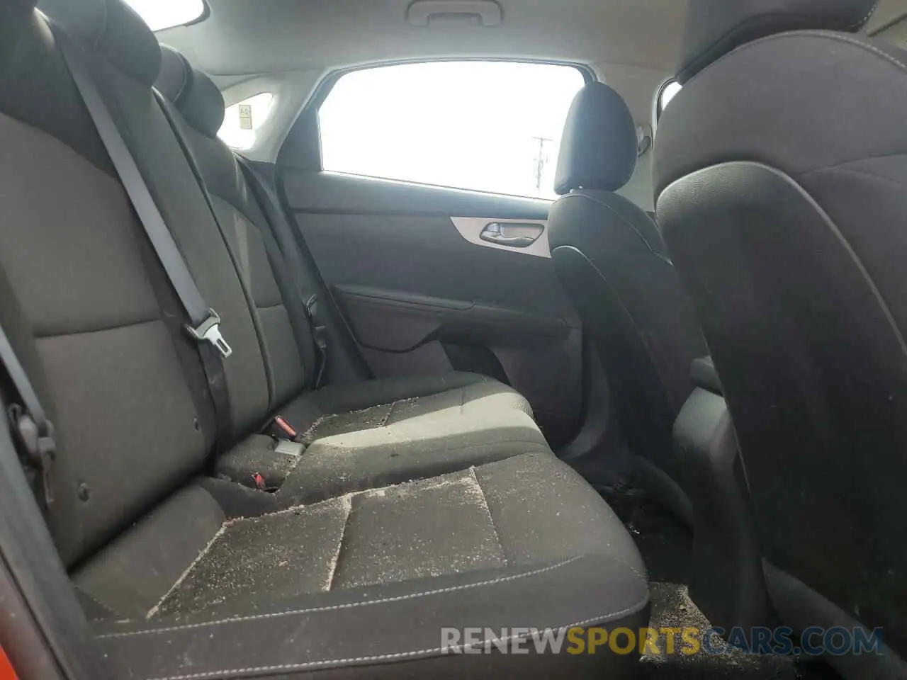 10 Photograph of a damaged car 3KPF24AD0PE625996 KIA FORTE 2023