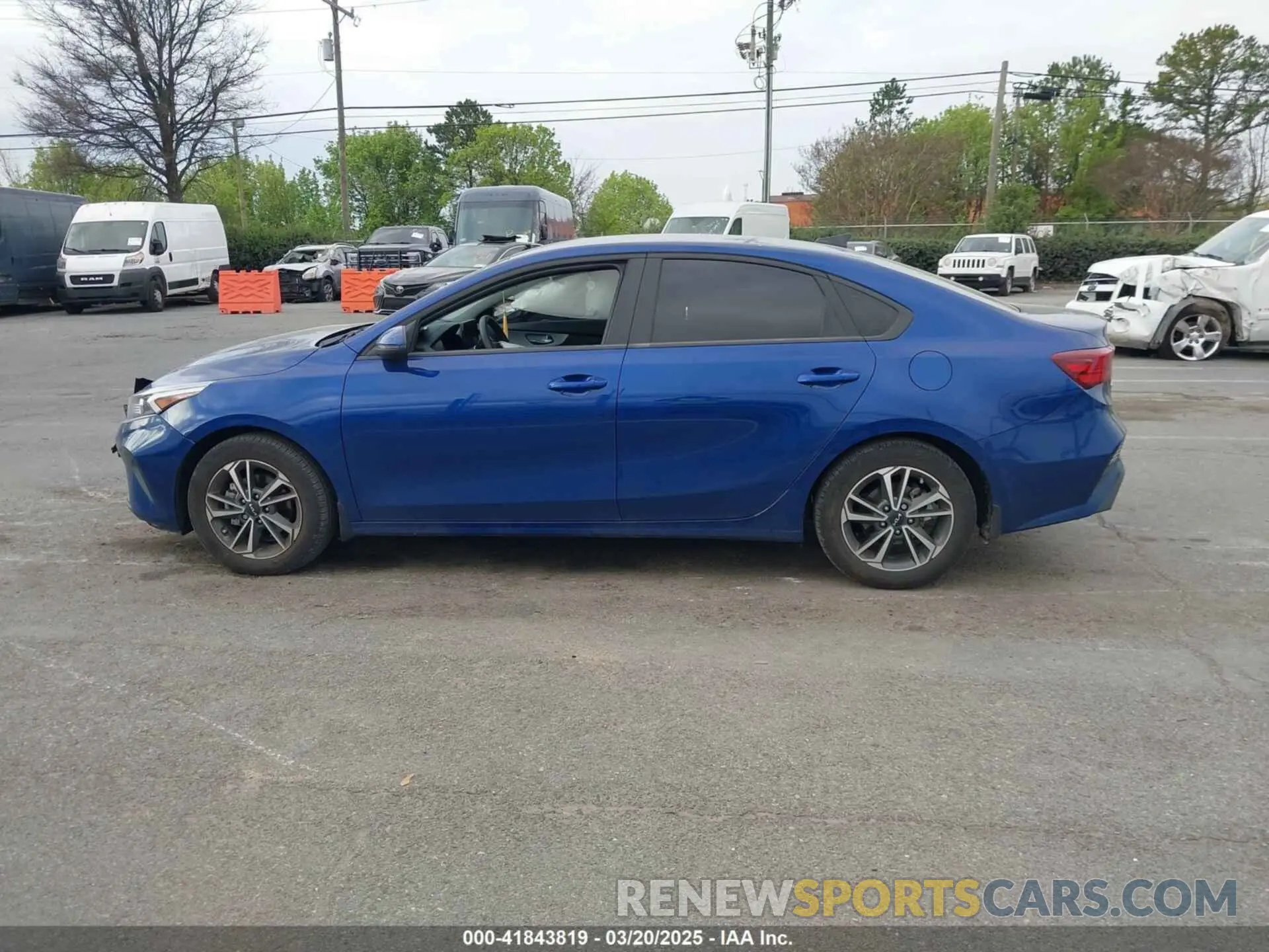 14 Photograph of a damaged car 3KPF24AD0PE628767 KIA FORTE 2023
