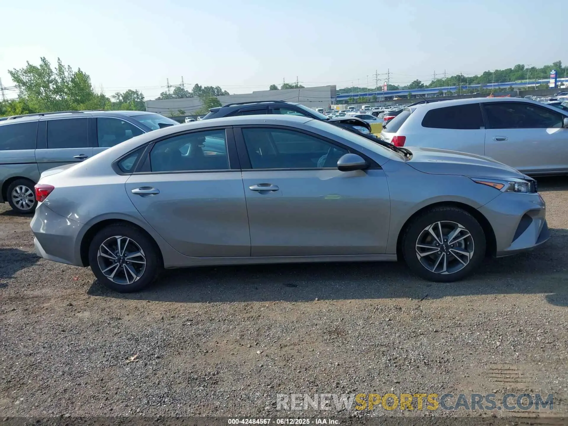 13 Photograph of a damaged car 3KPF24AD0PE664717 KIA FORTE 2023