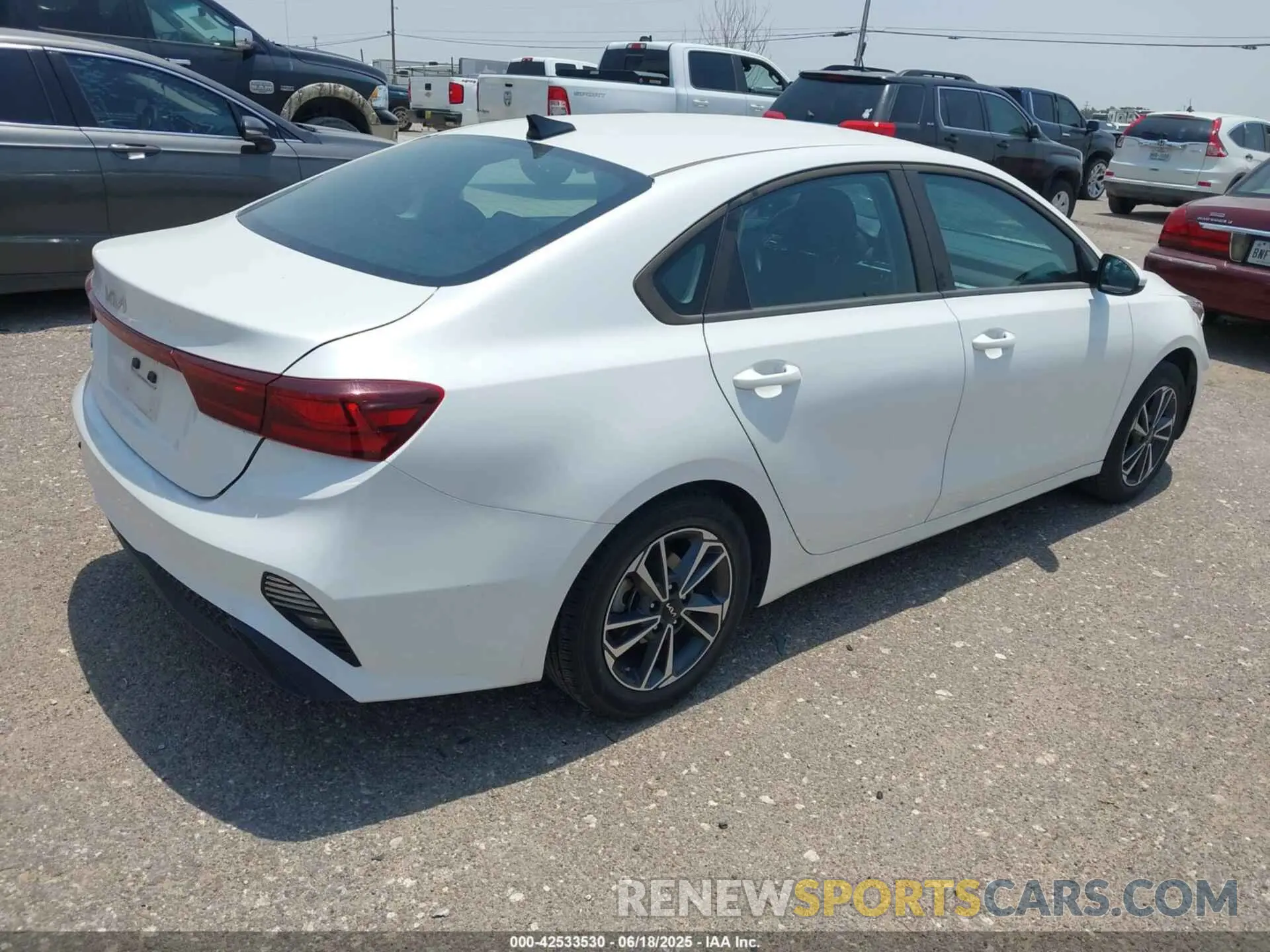 4 Photograph of a damaged car 3KPF24AD0PE675037 KIA FORTE 2023