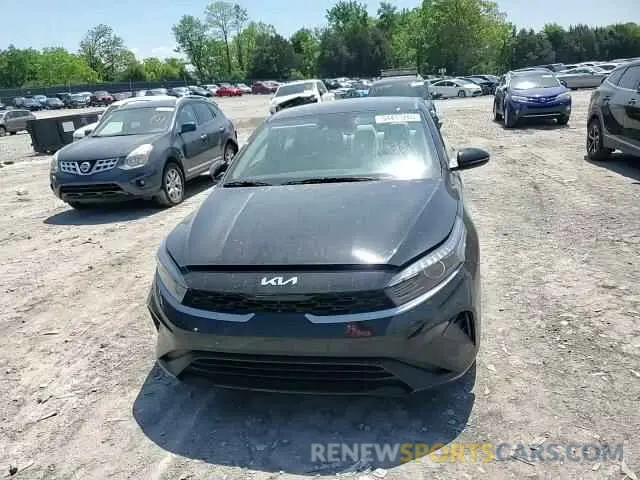 13 Photograph of a damaged car 3KPF24AD1PE542982 KIA FORTE 2023