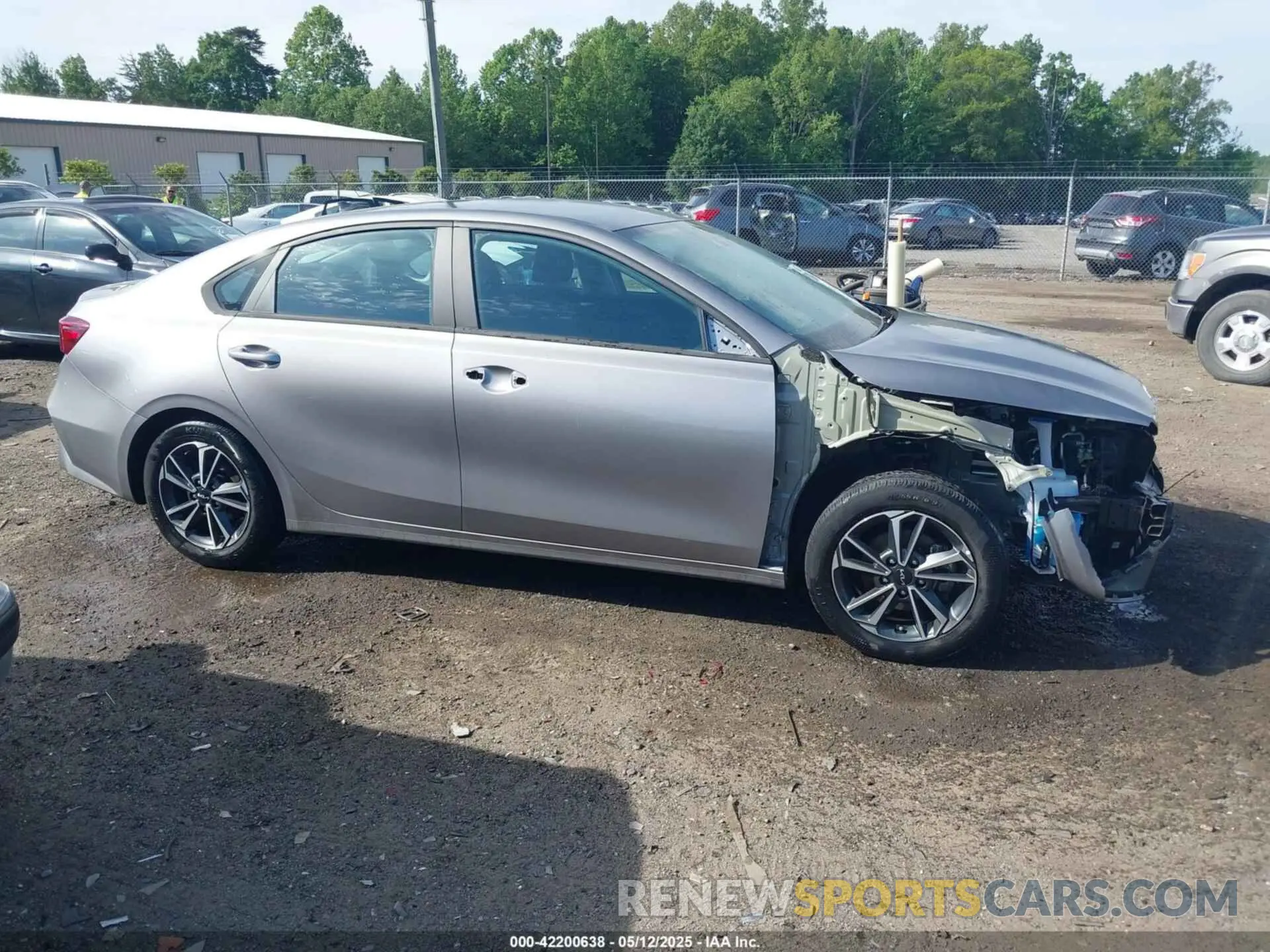 14 Photograph of a damaged car 3KPF24AD1PE555862 KIA FORTE 2023