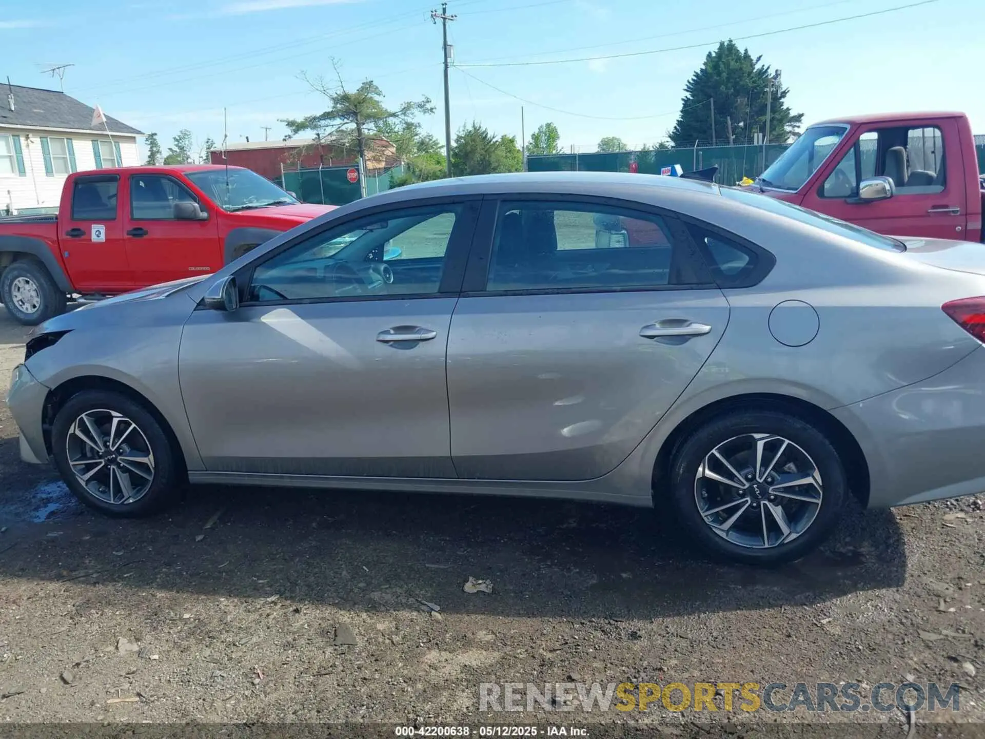15 Photograph of a damaged car 3KPF24AD1PE555862 KIA FORTE 2023