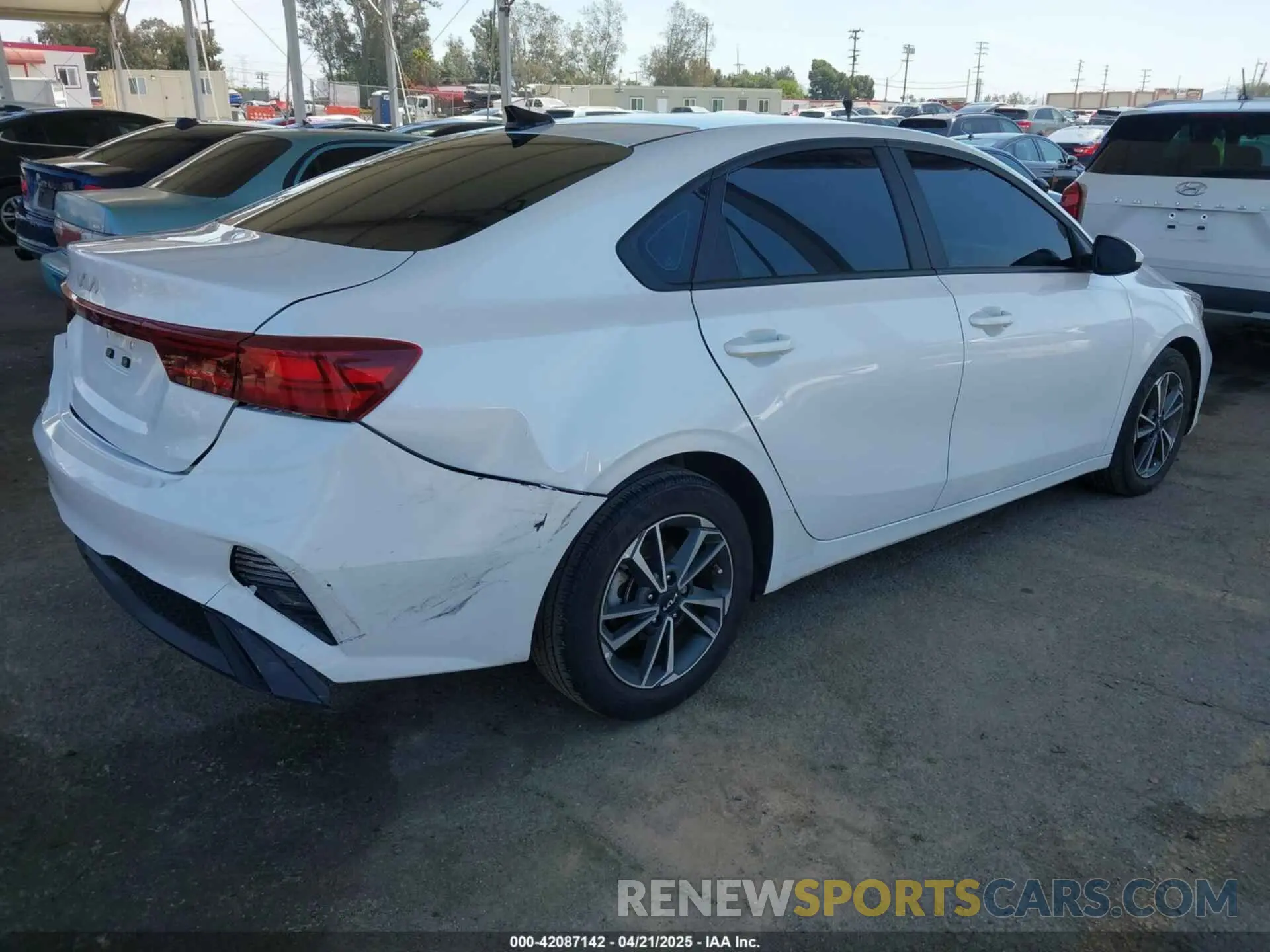 4 Photograph of a damaged car 3KPF24AD1PE559880 KIA FORTE 2023