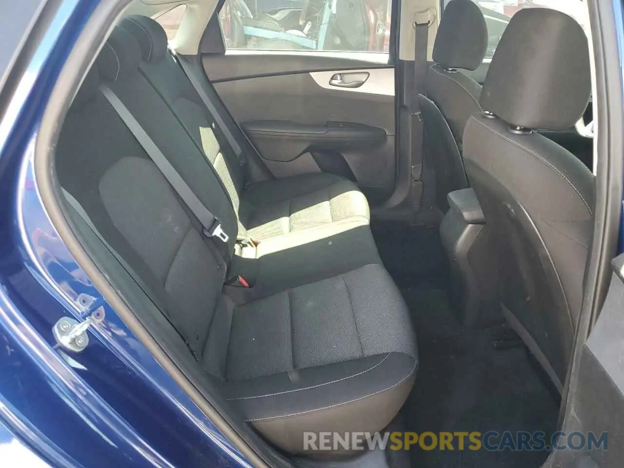 10 Photograph of a damaged car 3KPF24AD1PE564108 KIA FORTE 2023