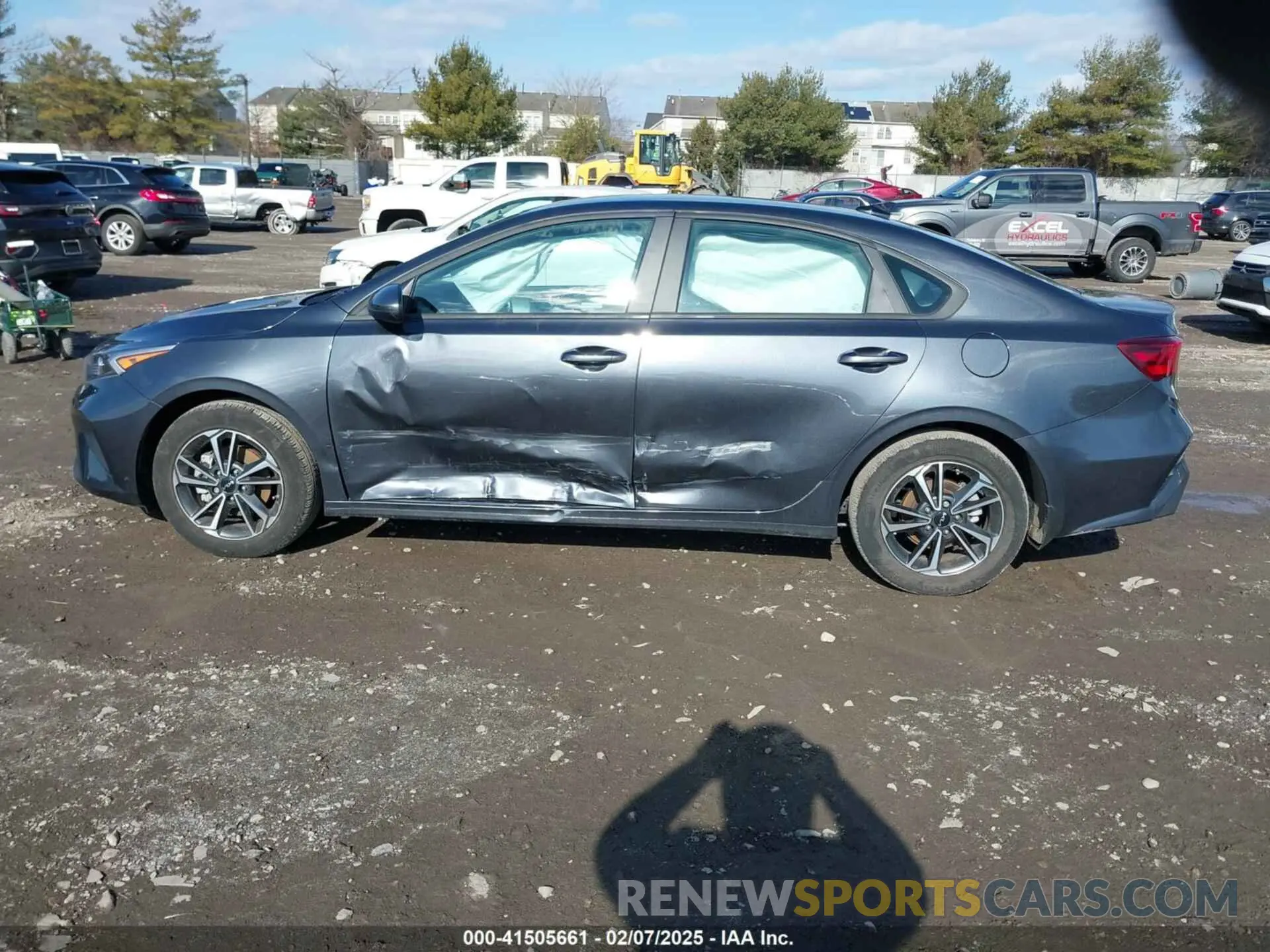 14 Photograph of a damaged car 3KPF24AD1PE611993 KIA FORTE 2023