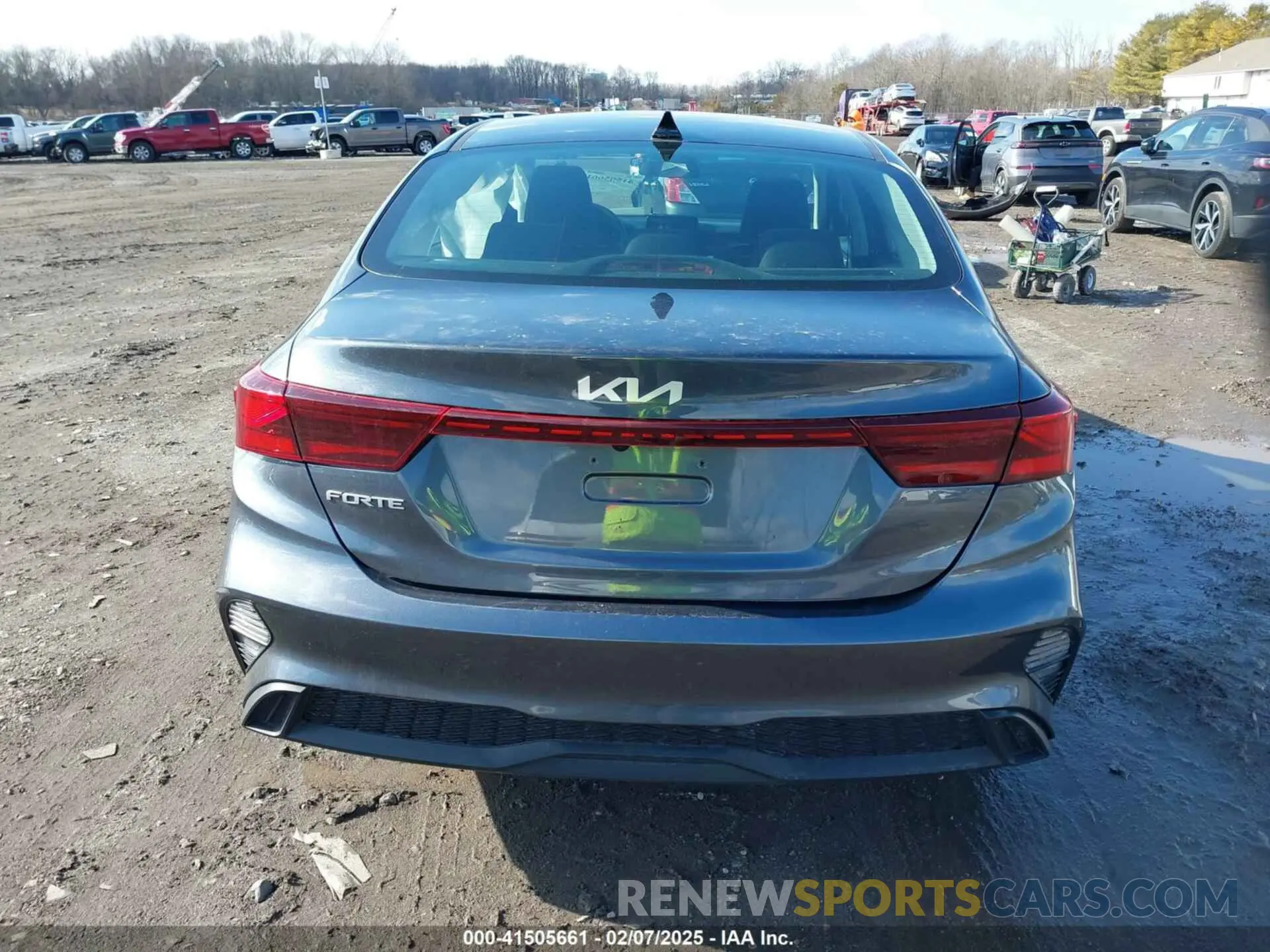 16 Photograph of a damaged car 3KPF24AD1PE611993 KIA FORTE 2023