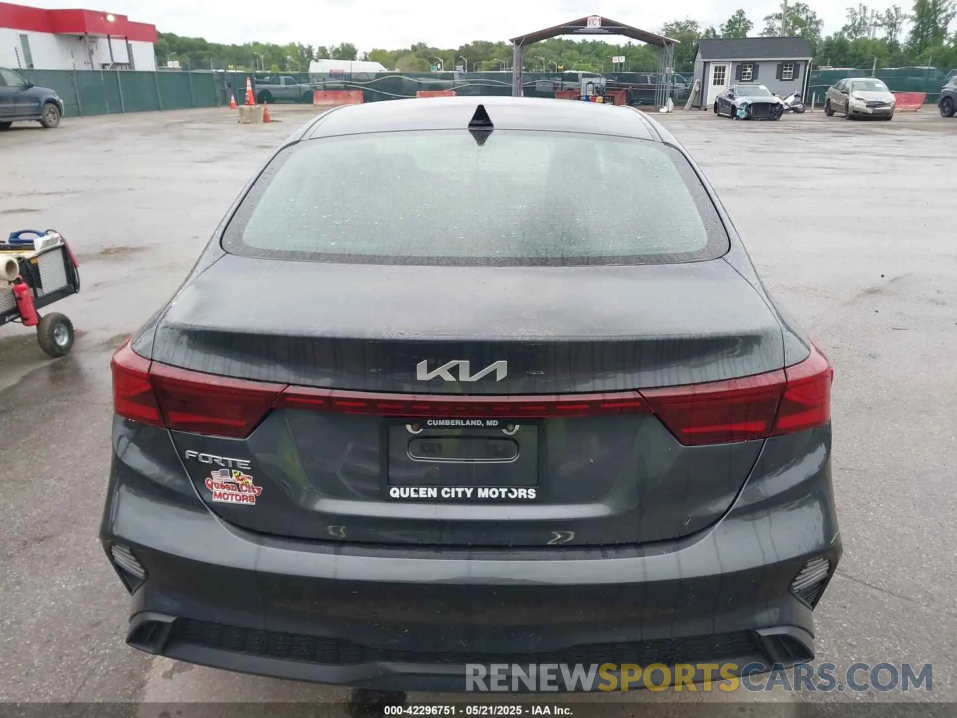 17 Photograph of a damaged car 3KPF24AD1PE615848 KIA FORTE 2023