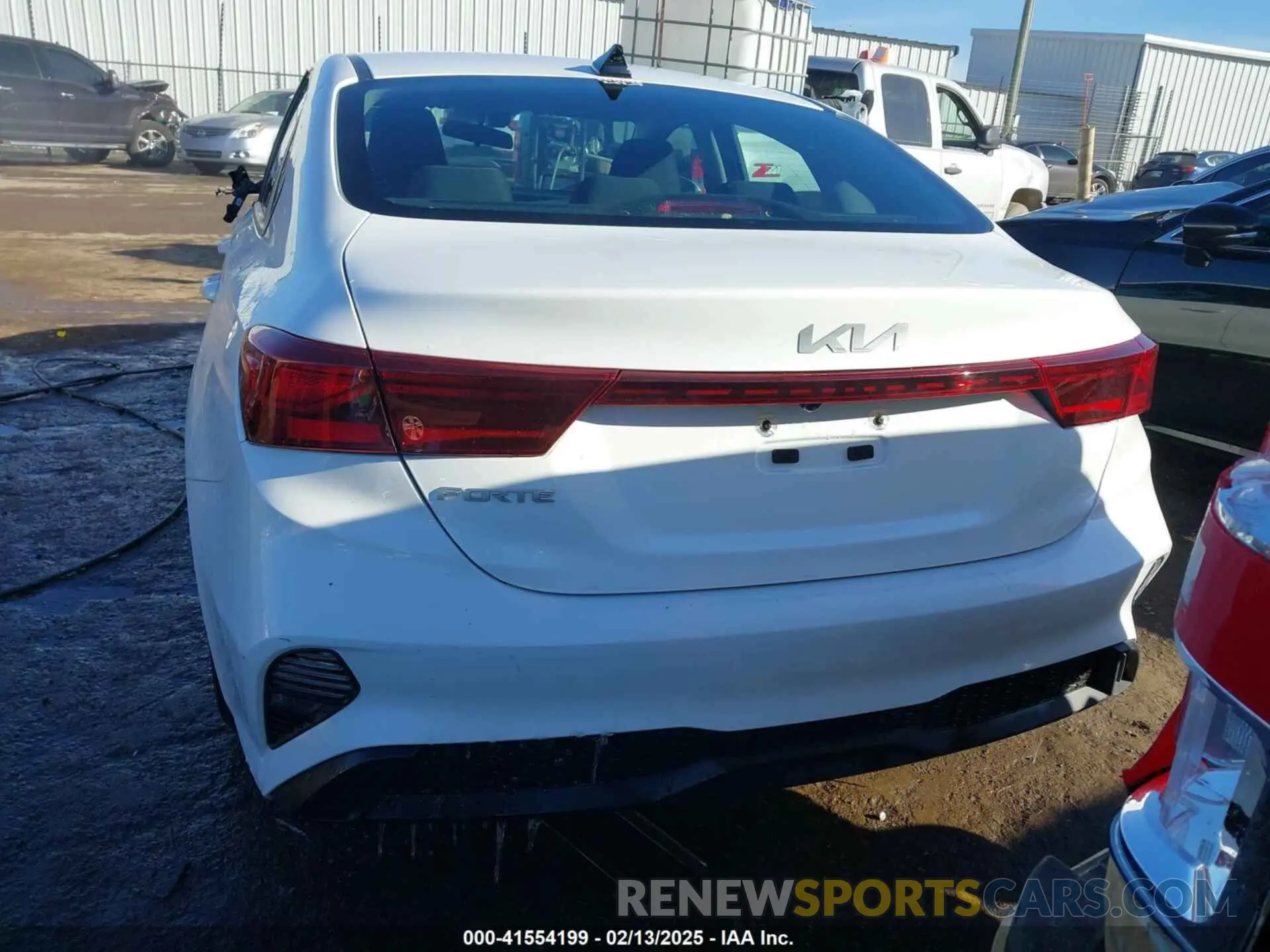 16 Photograph of a damaged car 3KPF24AD1PE621729 KIA FORTE 2023