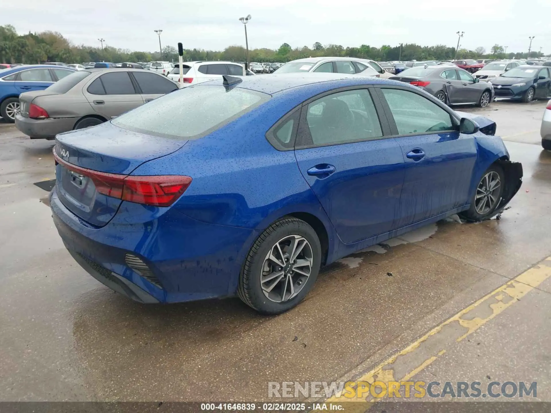 4 Photograph of a damaged car 3KPF24AD1PE625182 KIA FORTE 2023