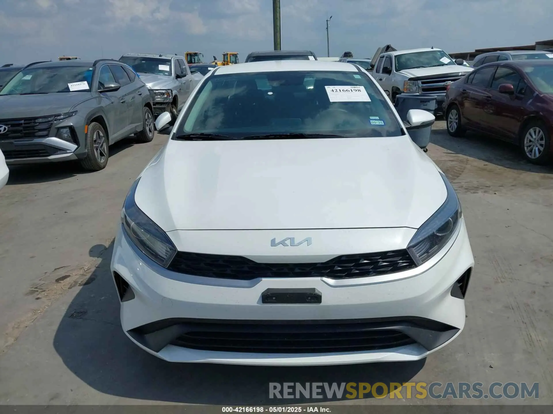 12 Photograph of a damaged car 3KPF24AD1PE637235 KIA FORTE 2023