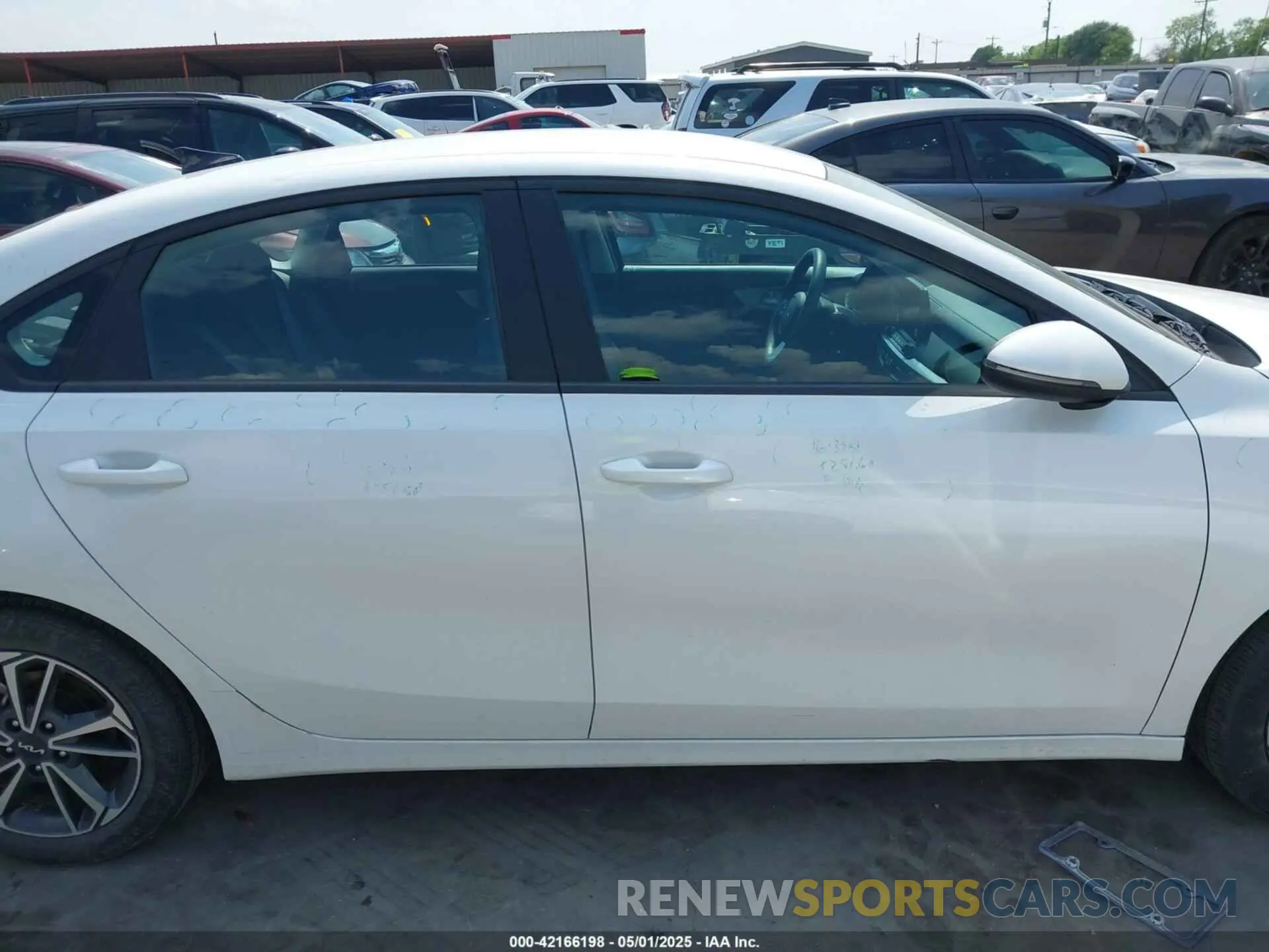 13 Photograph of a damaged car 3KPF24AD1PE637235 KIA FORTE 2023