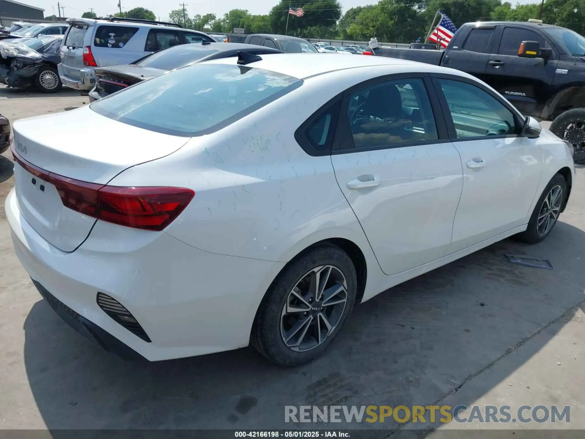 4 Photograph of a damaged car 3KPF24AD1PE637235 KIA FORTE 2023