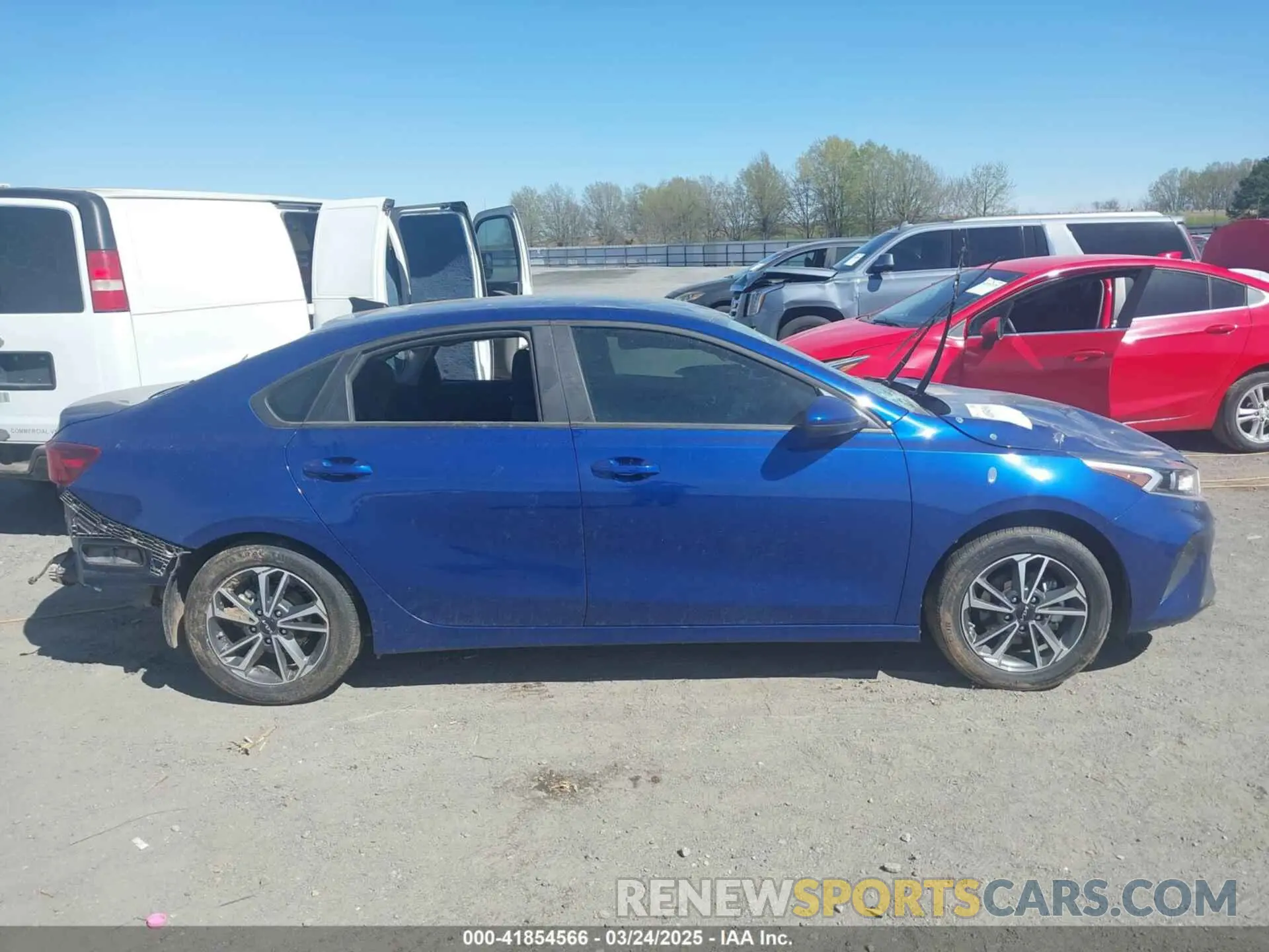 13 Photograph of a damaged car 3KPF24AD1PE675564 KIA FORTE 2023