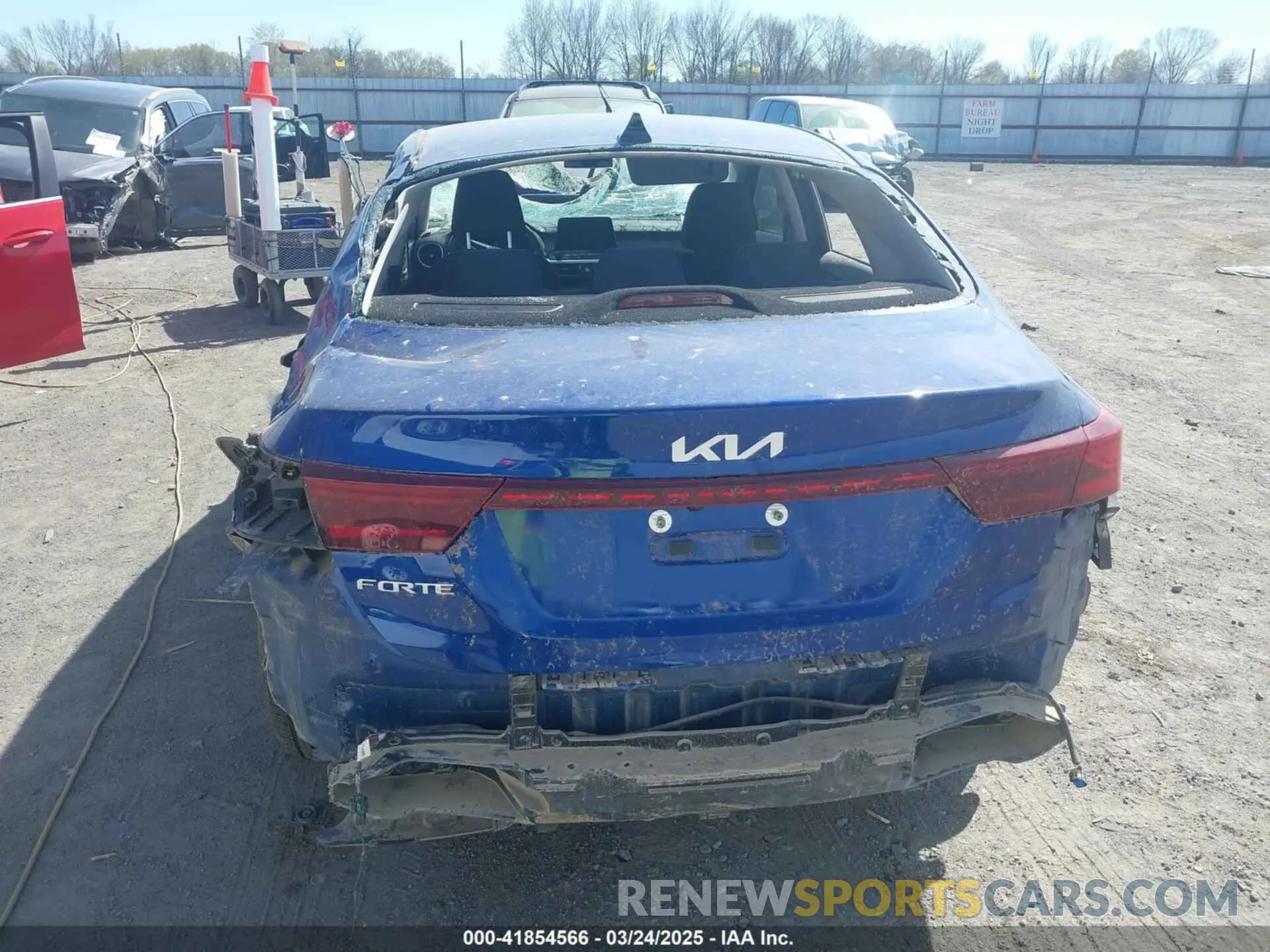 17 Photograph of a damaged car 3KPF24AD1PE675564 KIA FORTE 2023