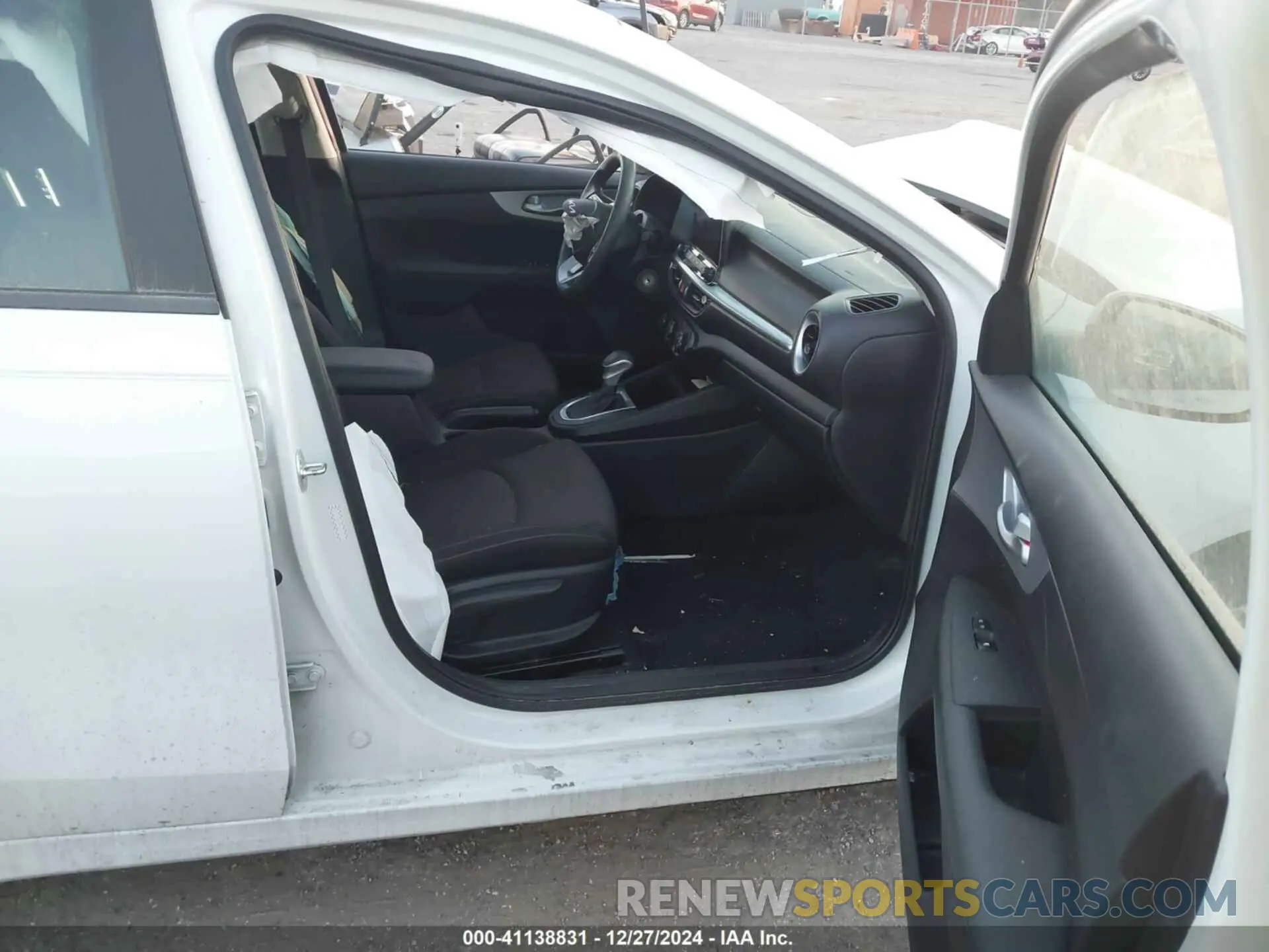 5 Photograph of a damaged car 3KPF24AD1PE693739 KIA FORTE 2023