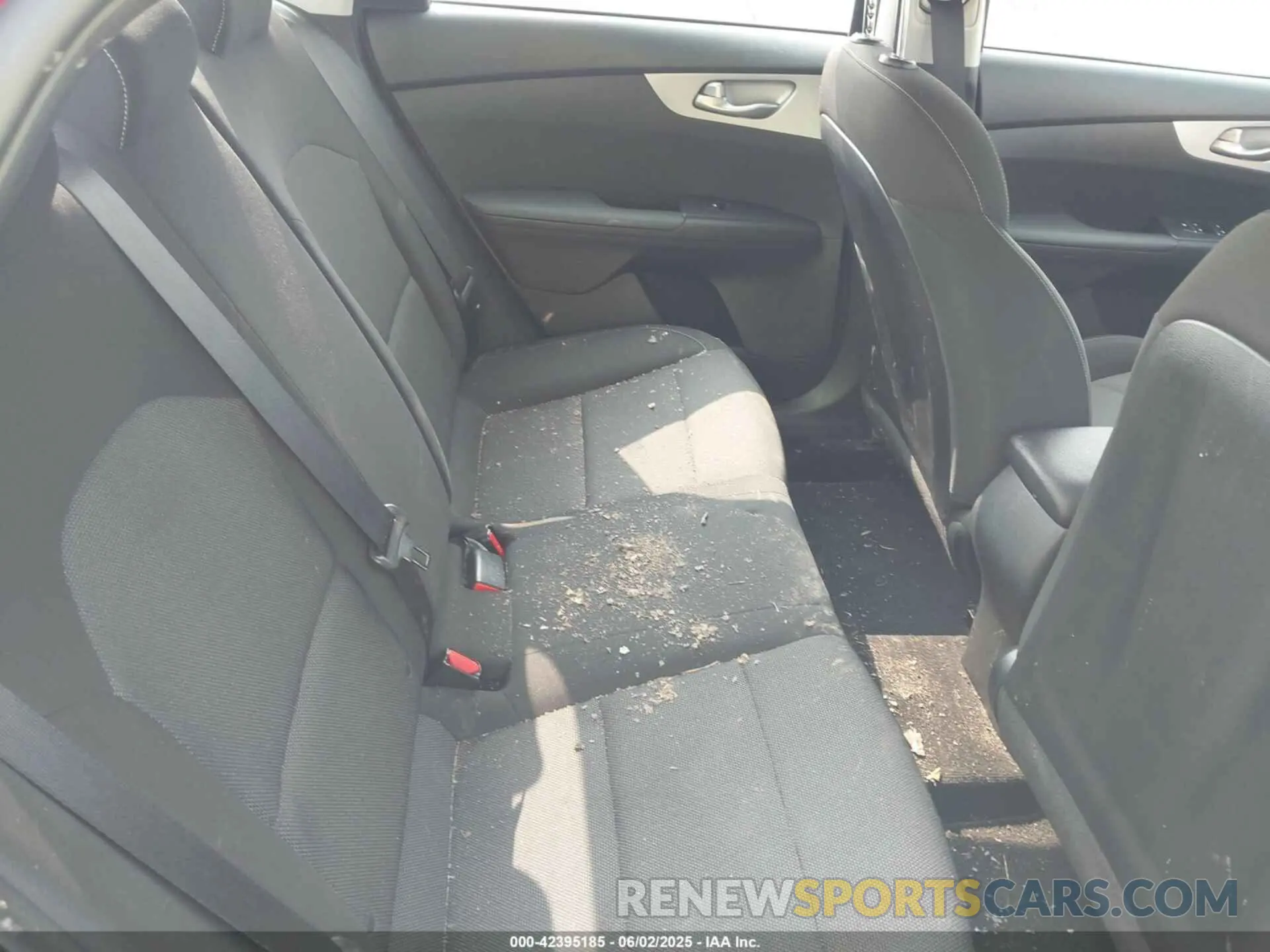8 Photograph of a damaged car 3KPF24AD2PE590555 KIA FORTE 2023