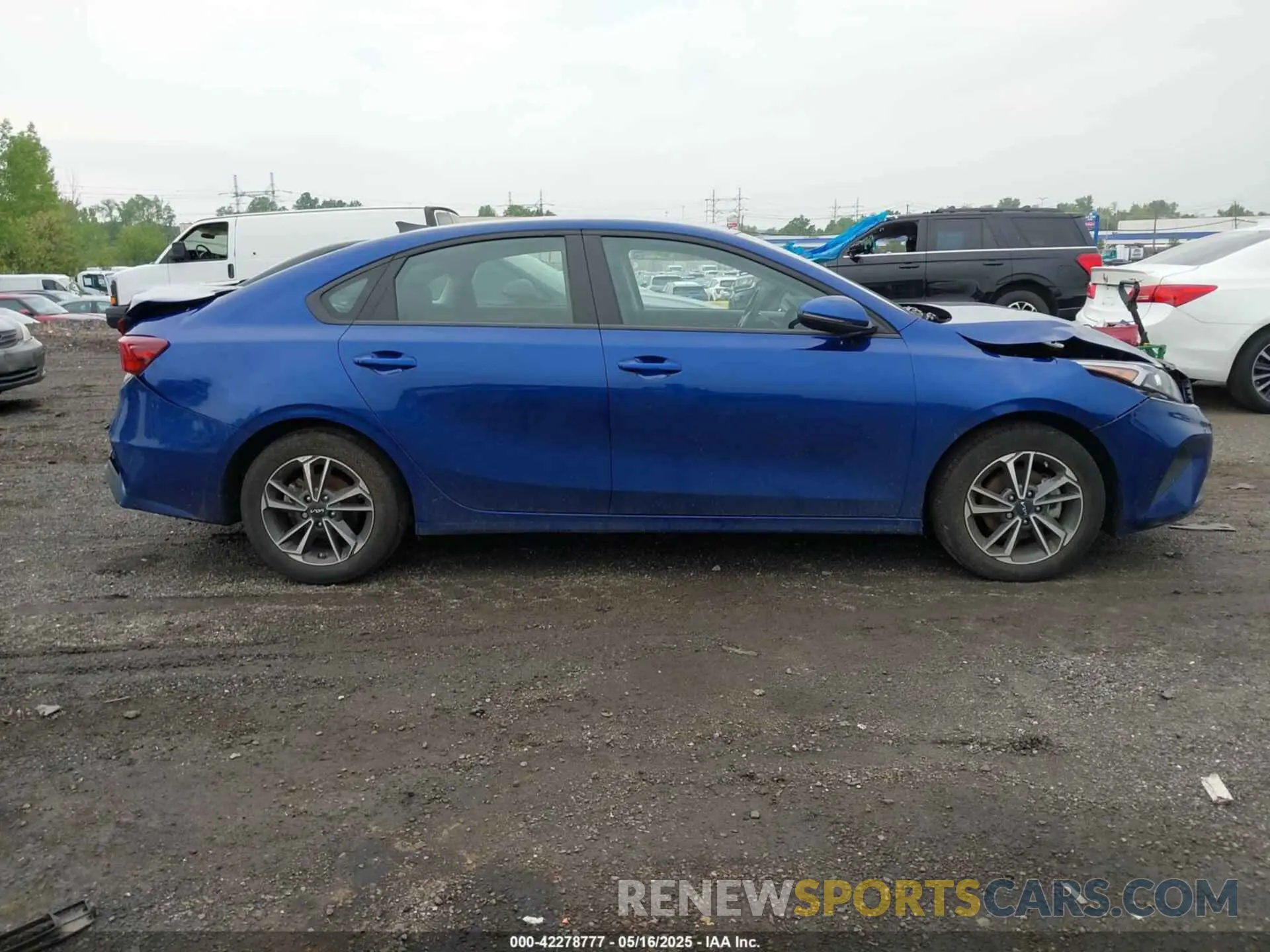 13 Photograph of a damaged car 3KPF24AD2PE624428 KIA FORTE 2023