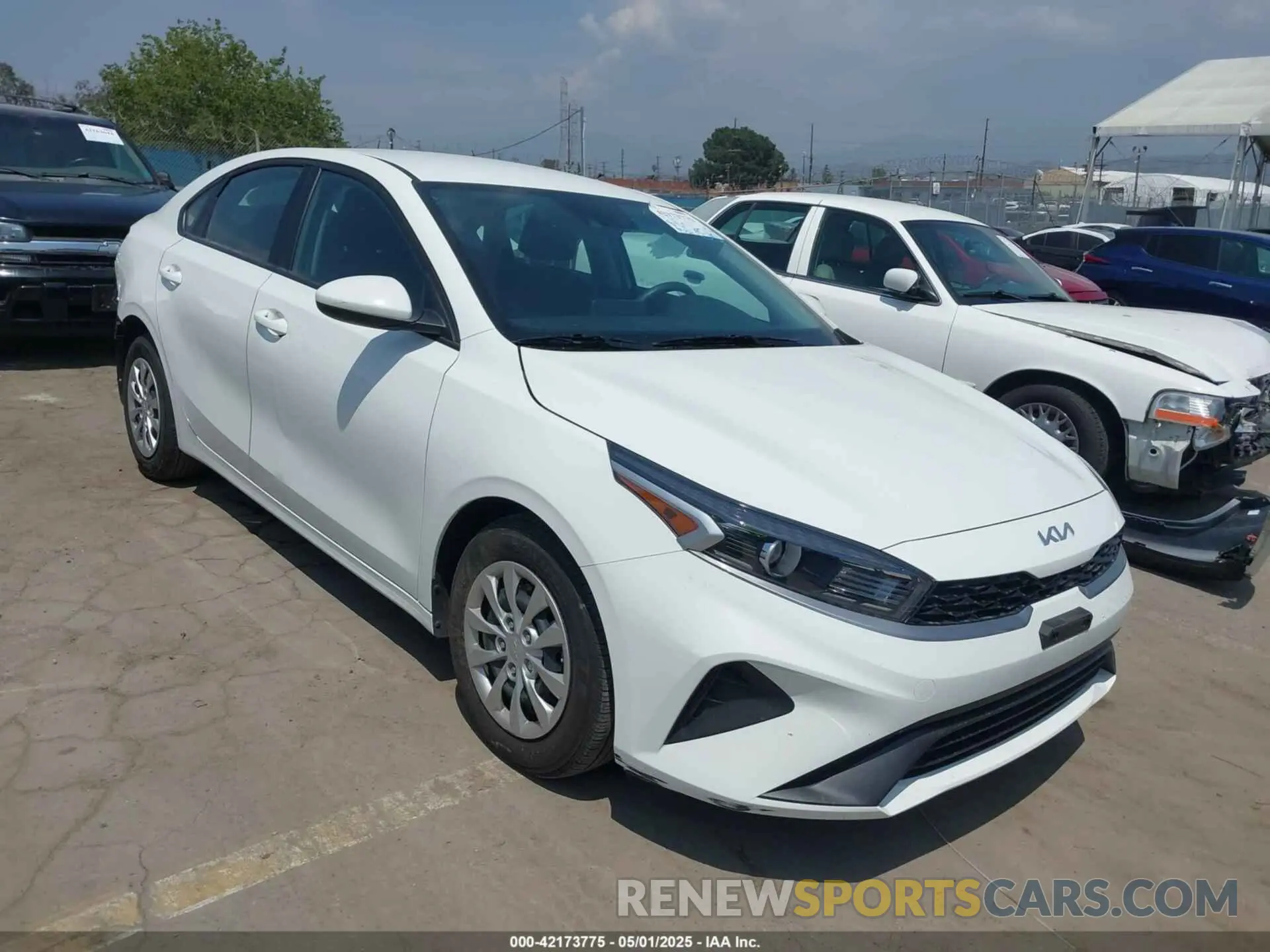 1 Photograph of a damaged car 3KPF24AD2PE642816 KIA FORTE 2023