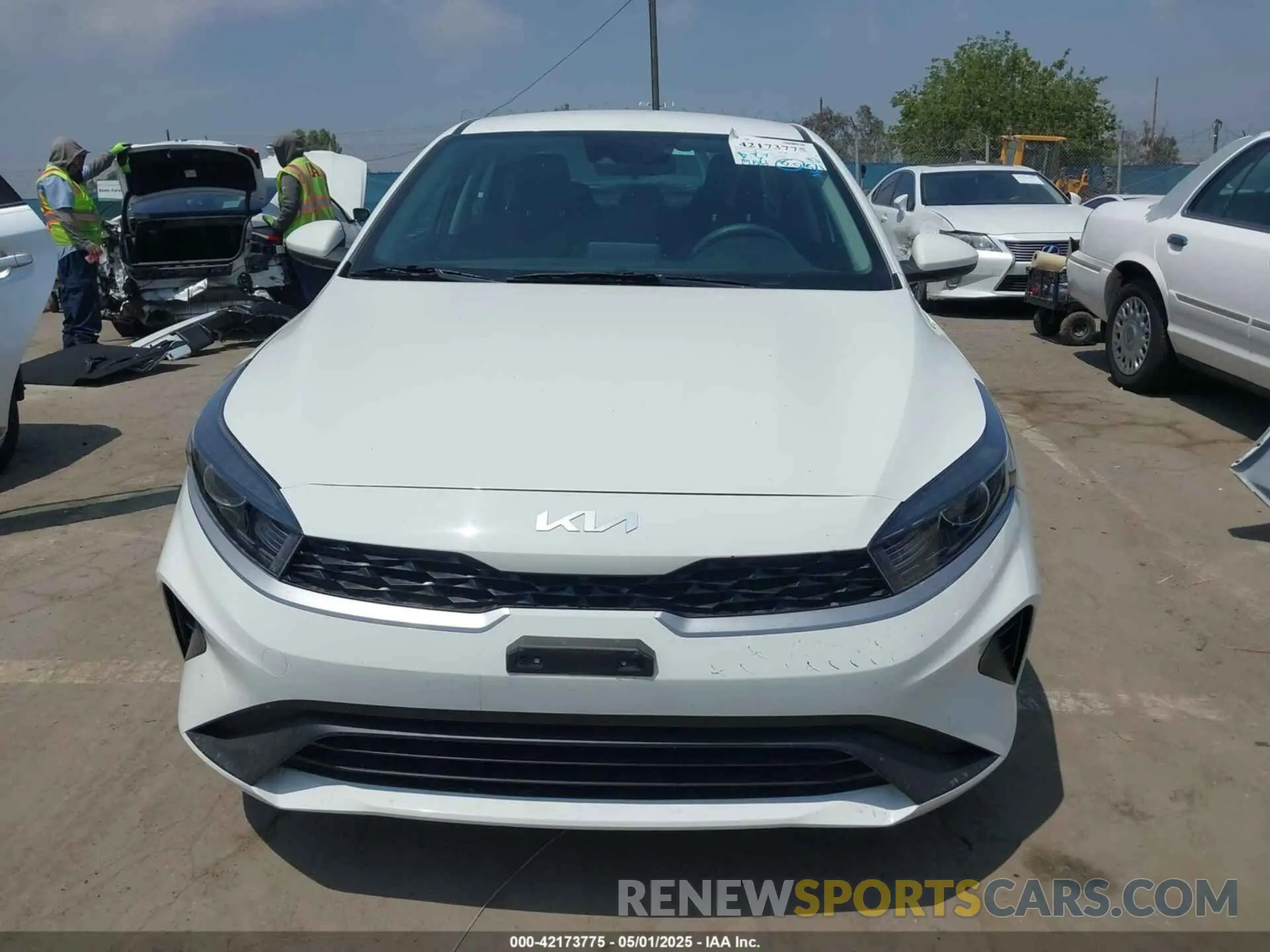 13 Photograph of a damaged car 3KPF24AD2PE642816 KIA FORTE 2023