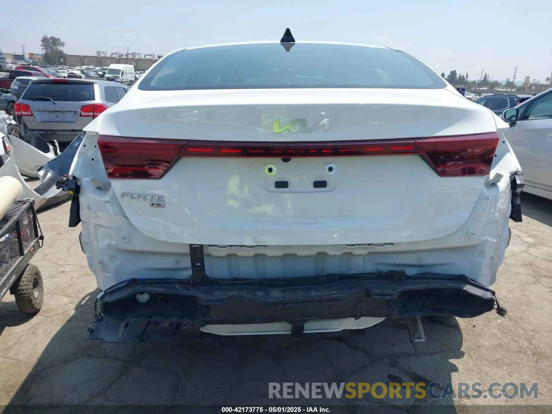 6 Photograph of a damaged car 3KPF24AD2PE642816 KIA FORTE 2023