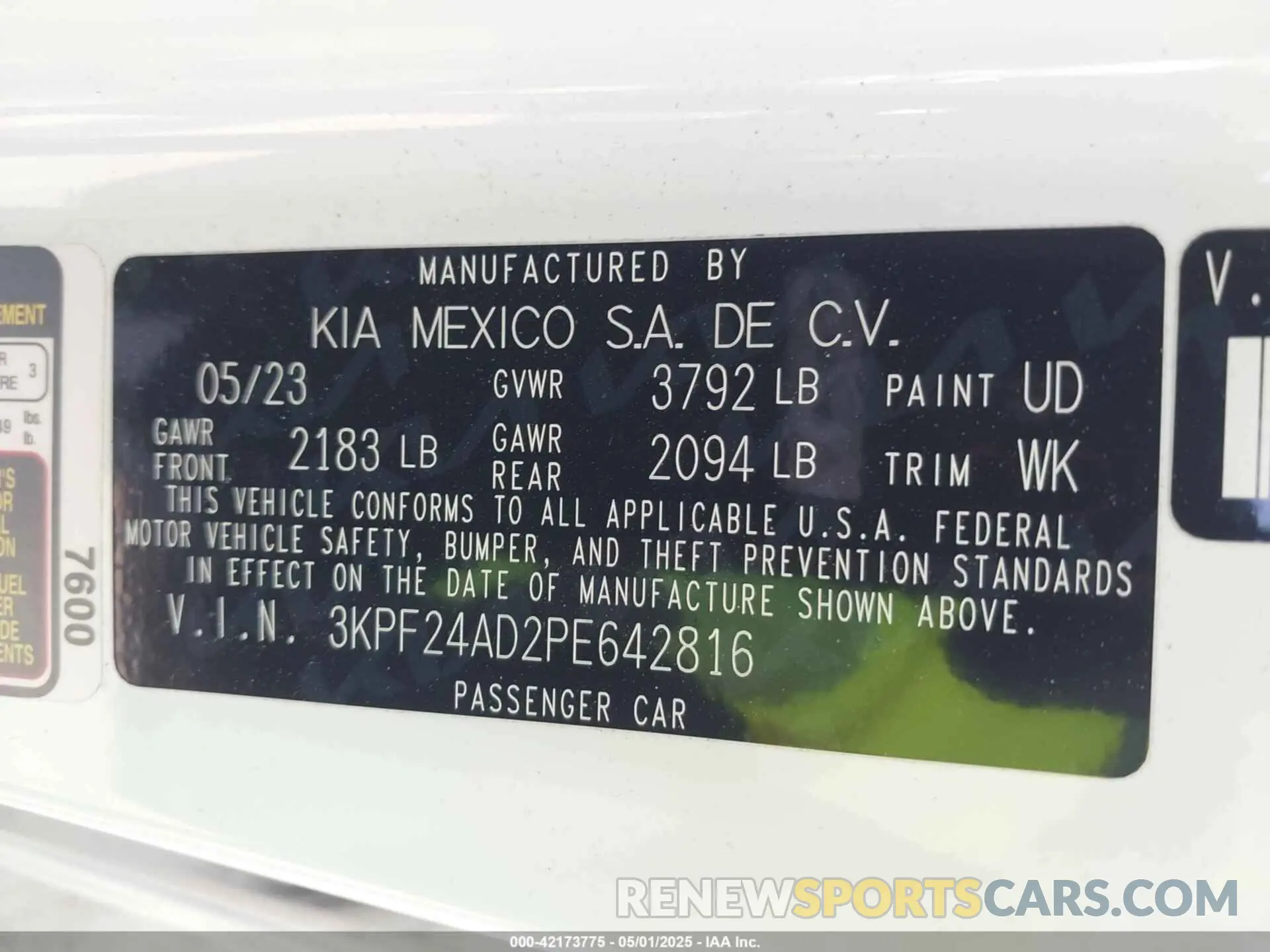 9 Photograph of a damaged car 3KPF24AD2PE642816 KIA FORTE 2023